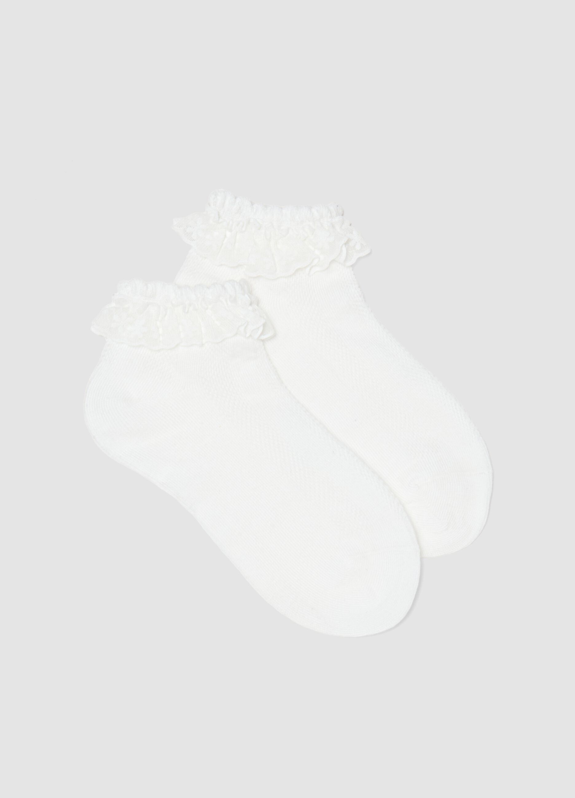 White short cotton socks with frills for girls