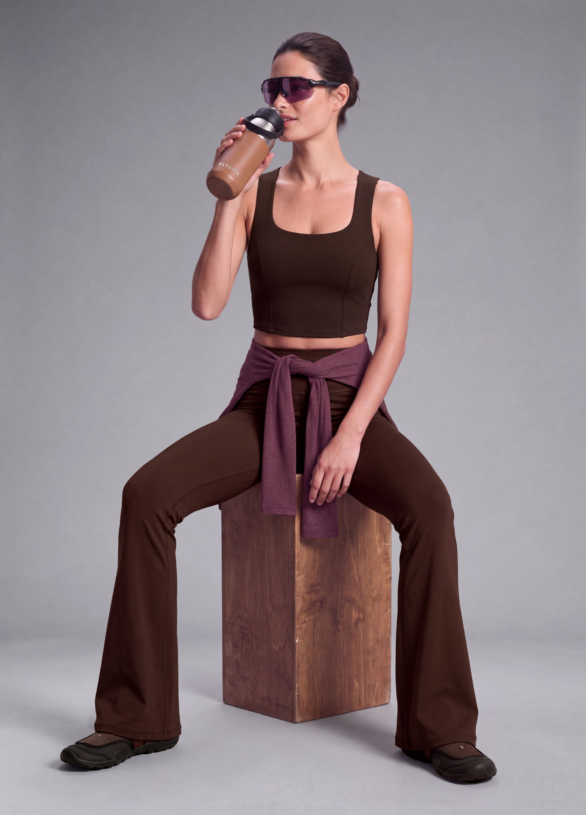 Brown crop top in stretch fabric