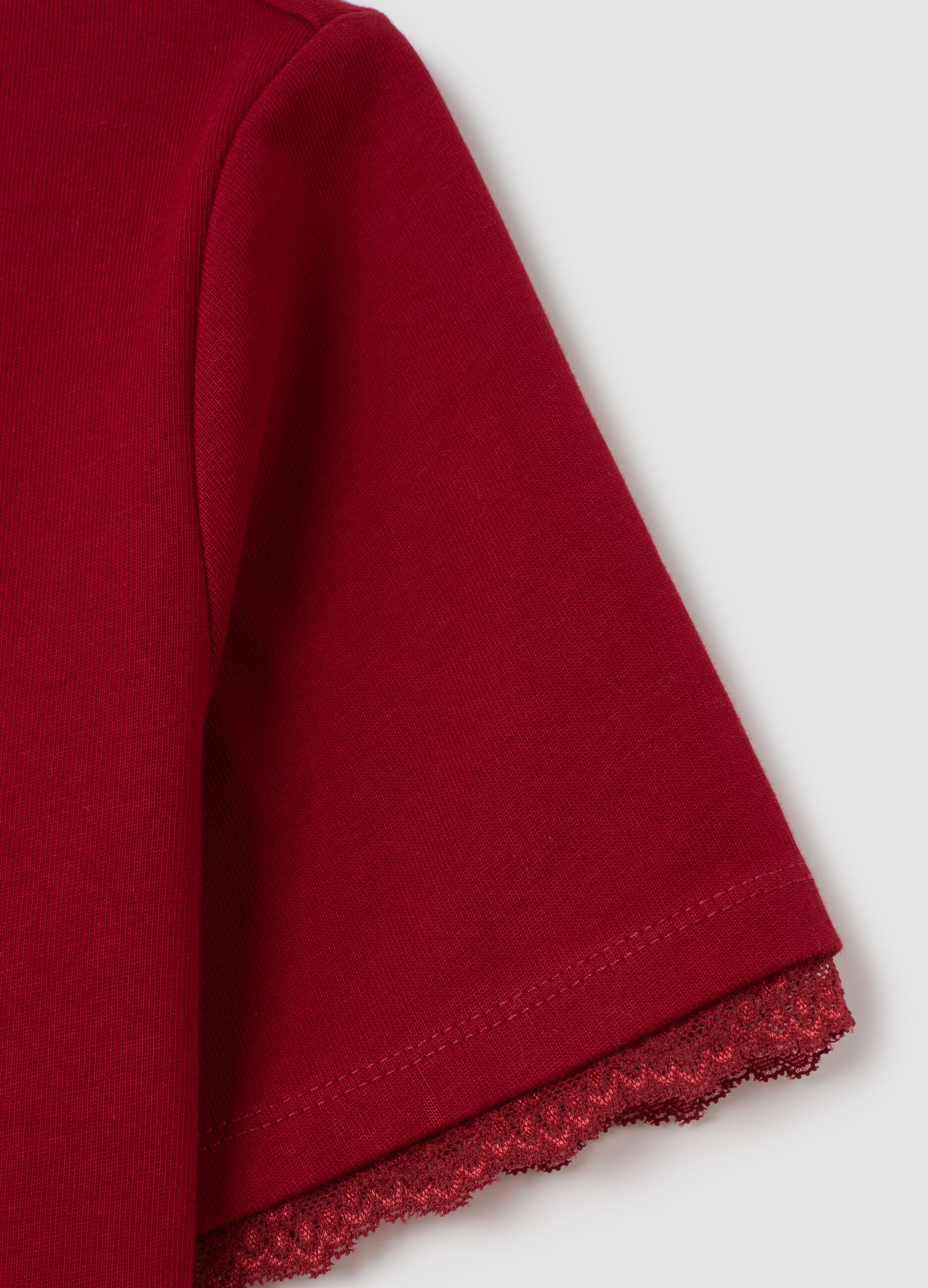 T-shirt in puro cotone rossa con pizzo