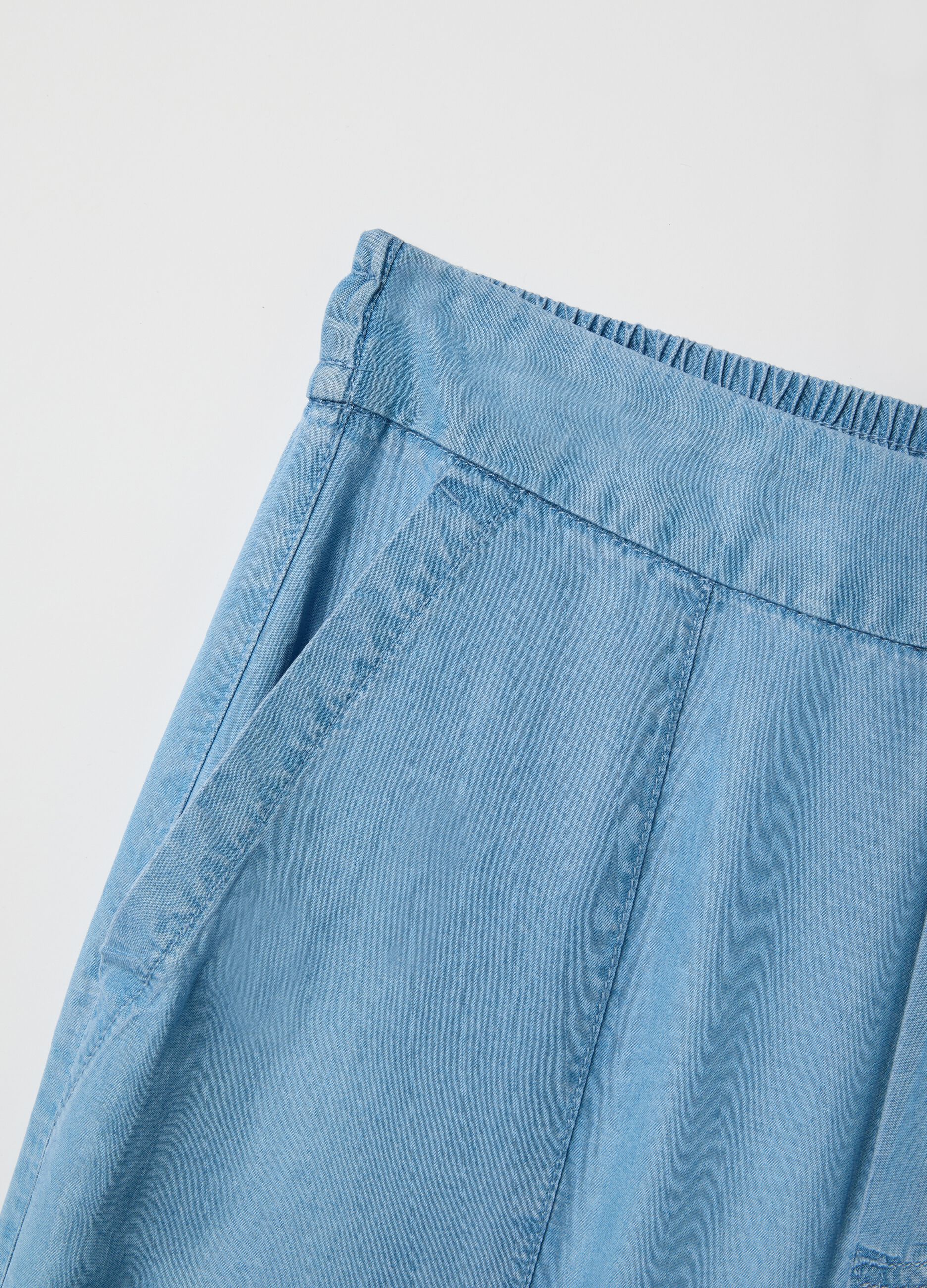 Light blue denim jeans in pure lyocell with elasticated waist, relaxed fit