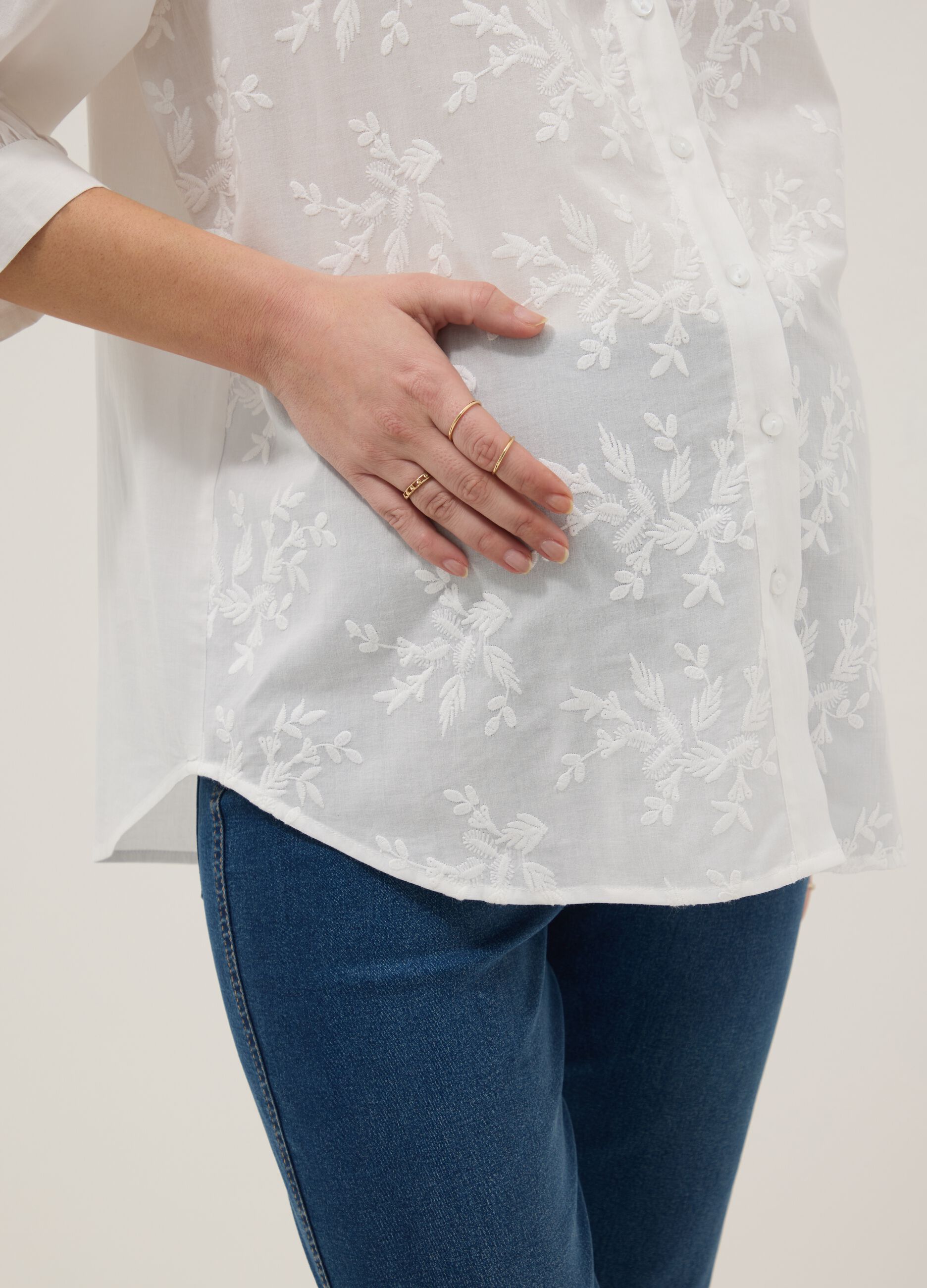White maternity shirt in pure cotton with Mandarin collar