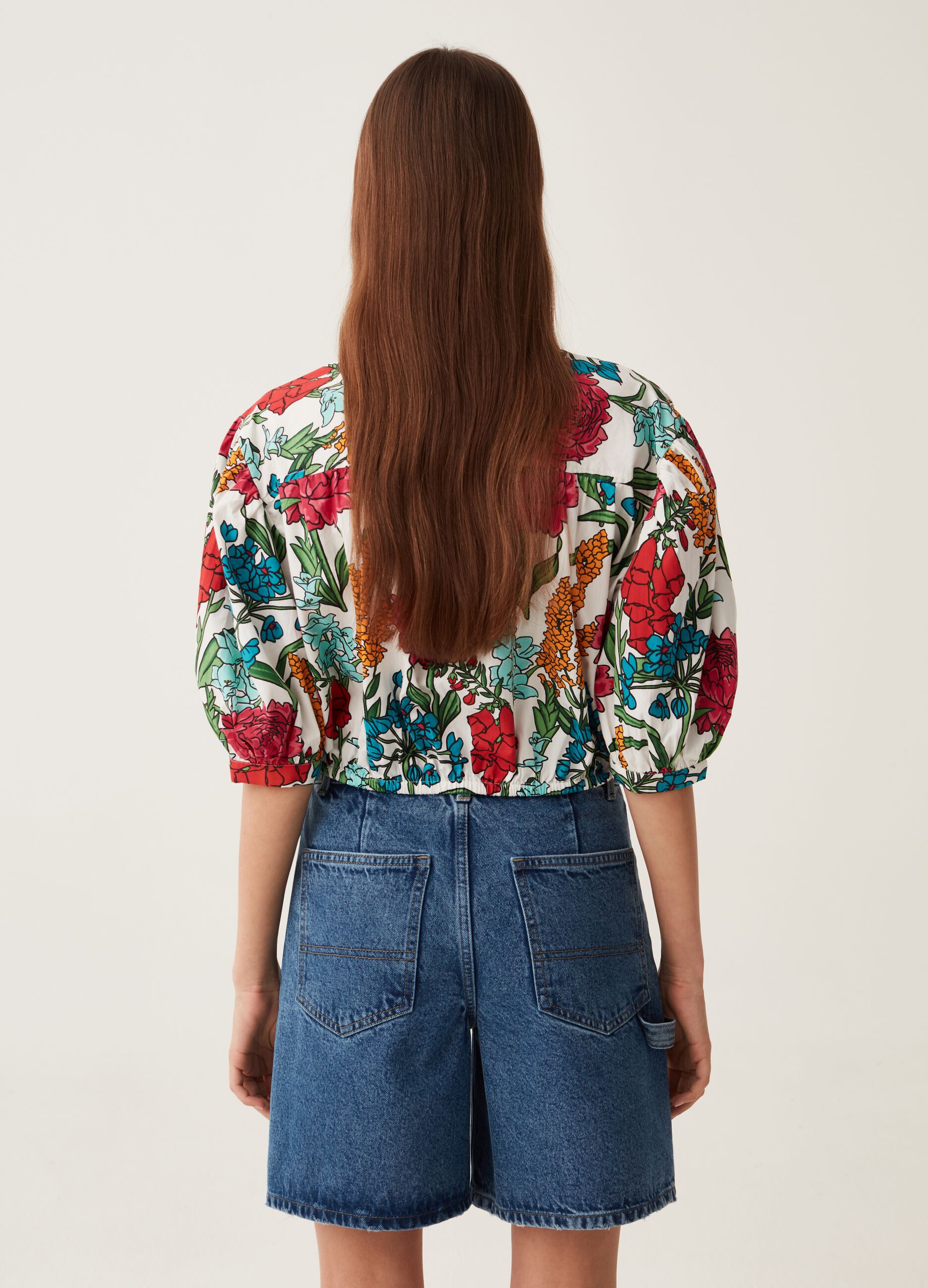 Blusa crop in cotone maniche a sbuffo_2