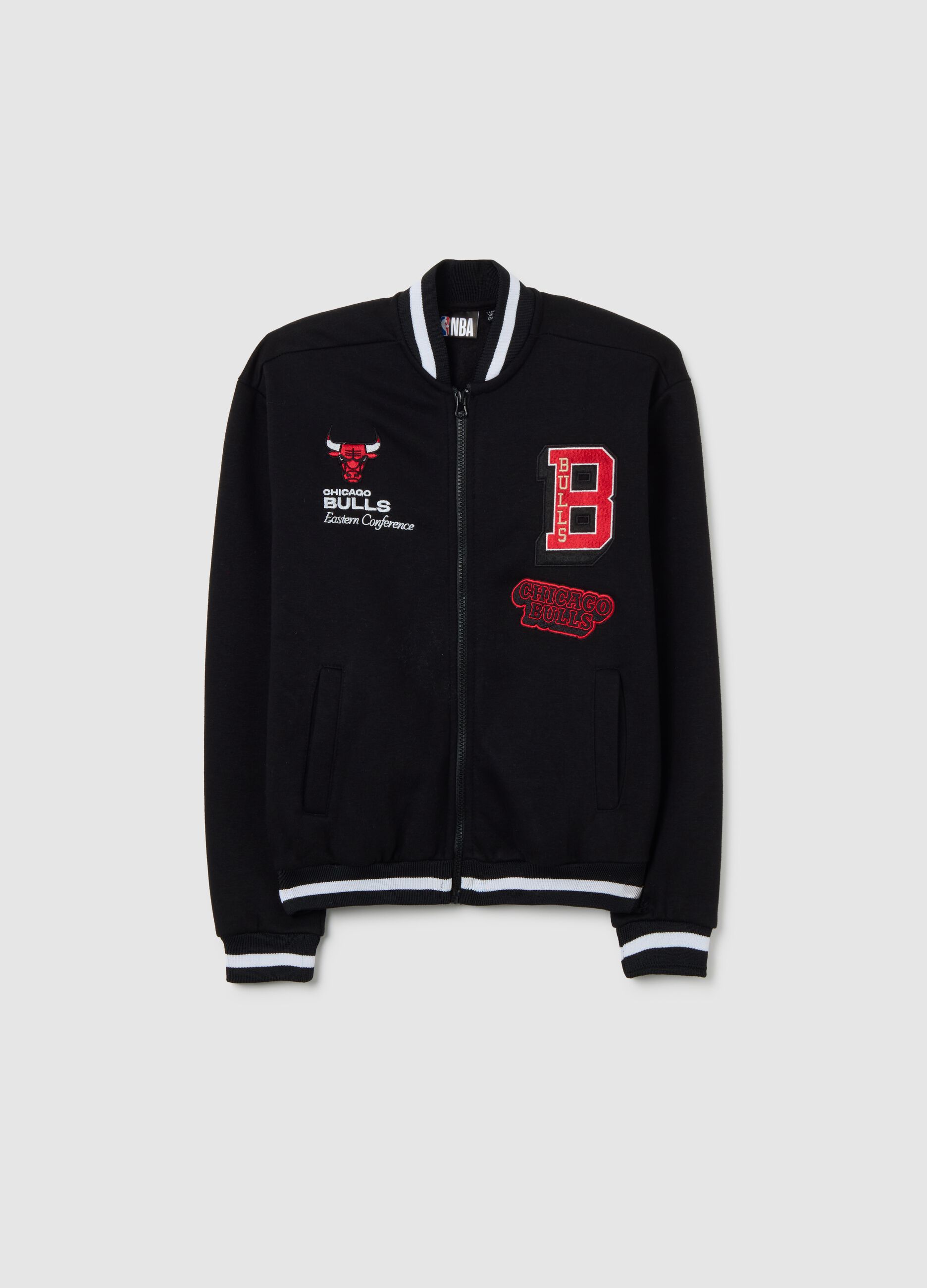 Black cotton blend kids' regular fit hoodie with Chicago Bulls logo