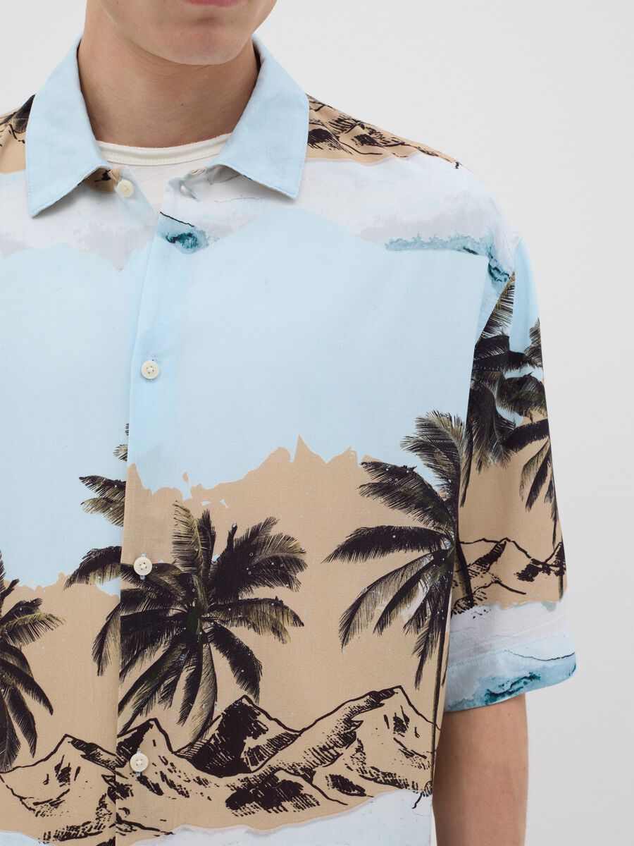 Men's short-sleeved, oversized multi-coloured 100% viscose shirt with print_3