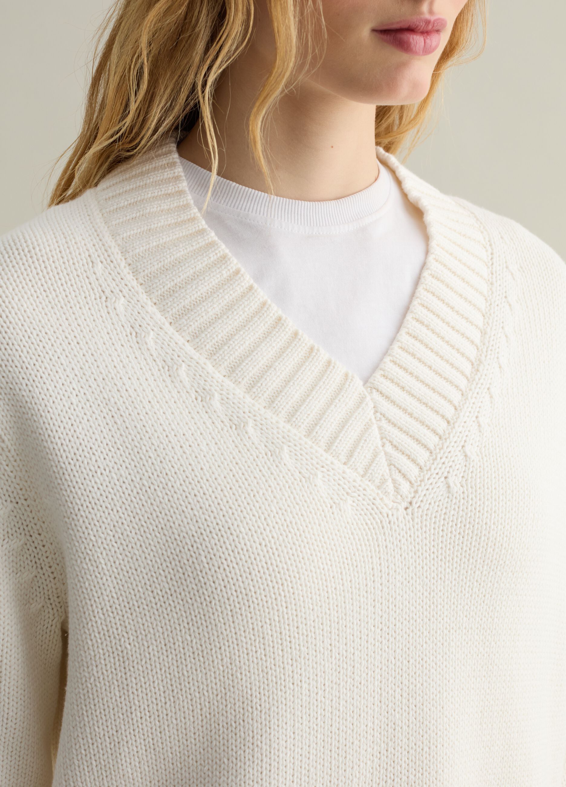 Pullover in cotone con scollo a V