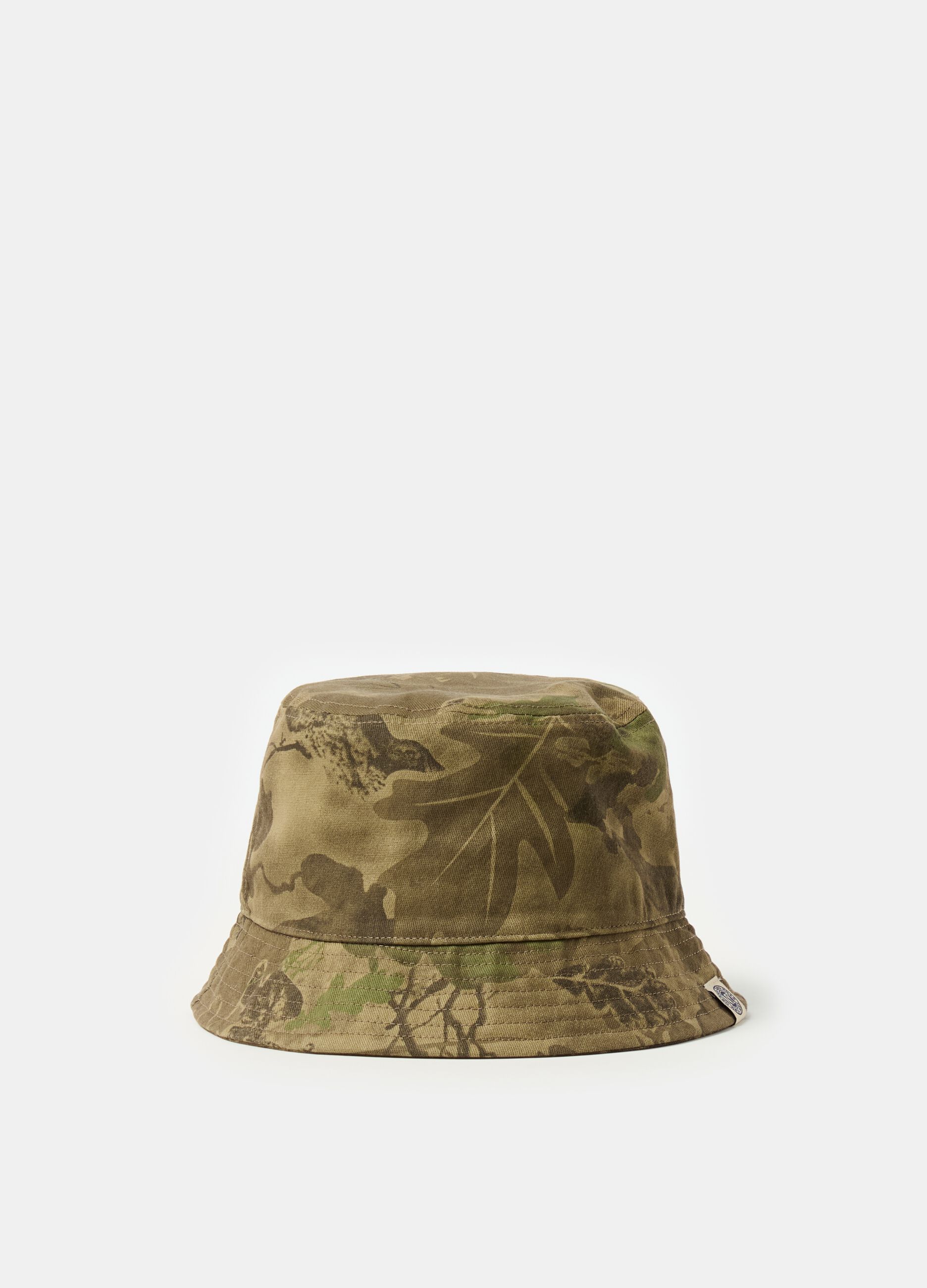 Fishing hat with foliage pattern