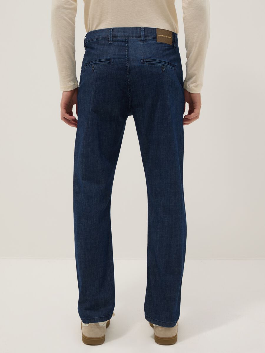 Blue denim chino trousers in stretch cotton, comfort fit_2