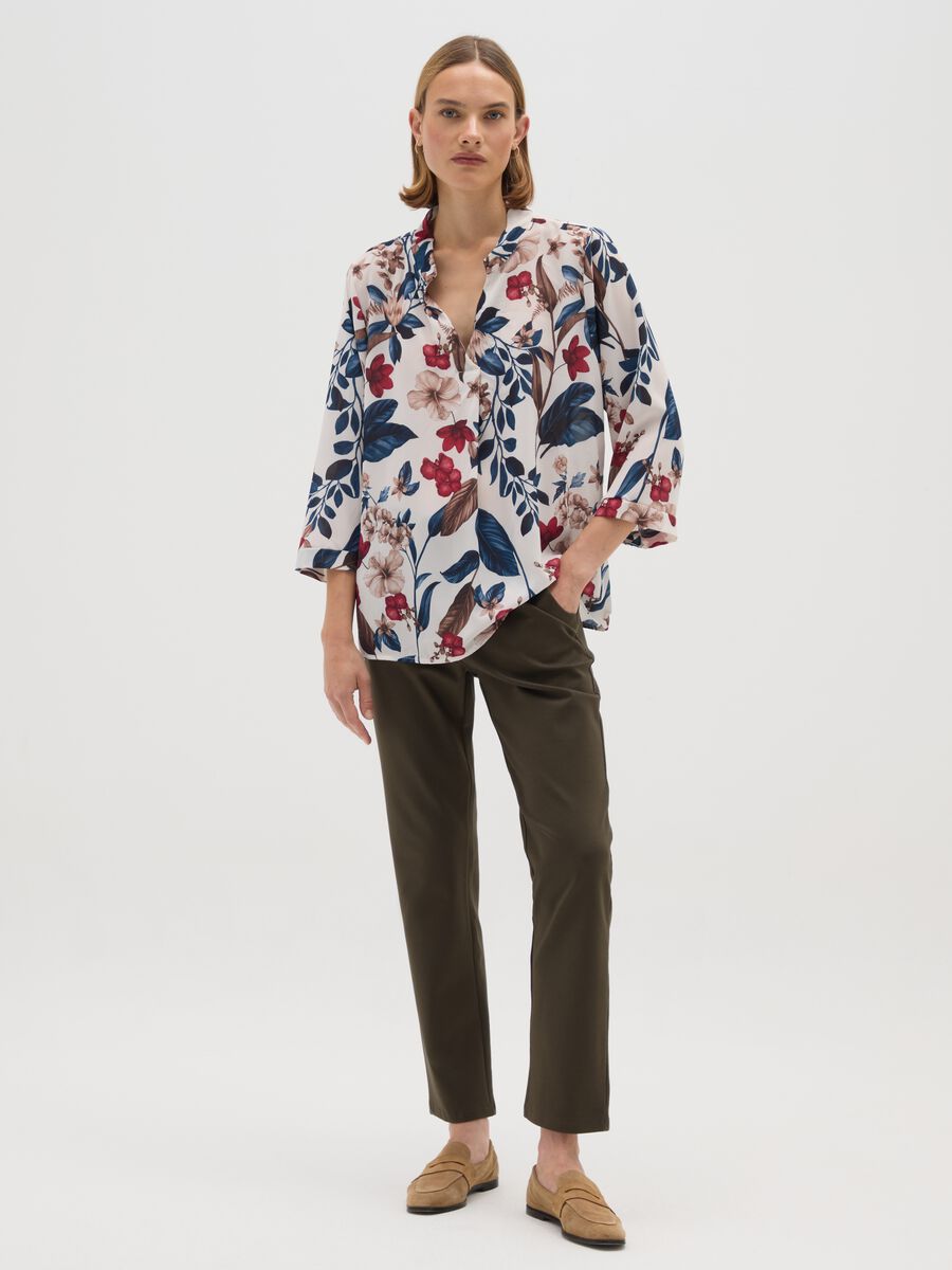 Multicolour Regular Fit Blouse with Flowers_1
