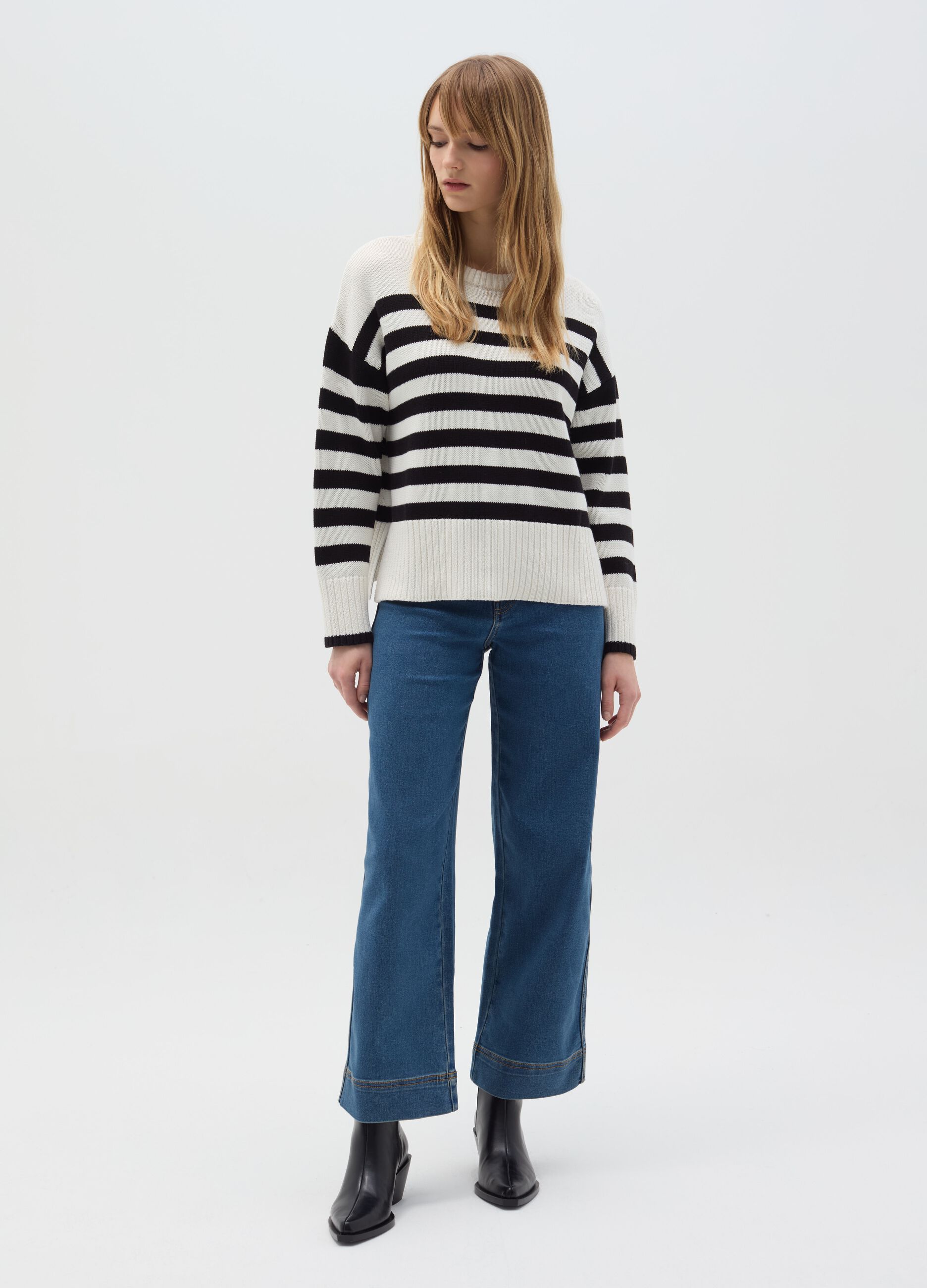 Oversized striped pullover