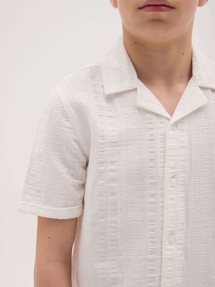 White bowling shirt with short sleeves_2