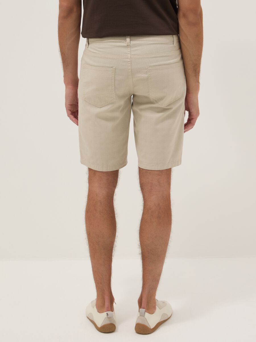Beige pure cotton regular-fit Bermuda shorts_2