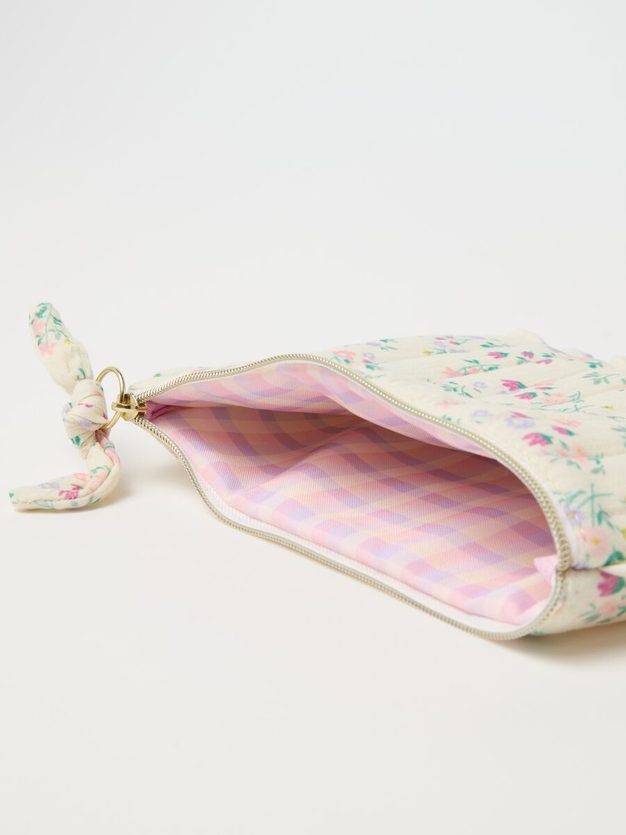 Essential beauty case with frills_2