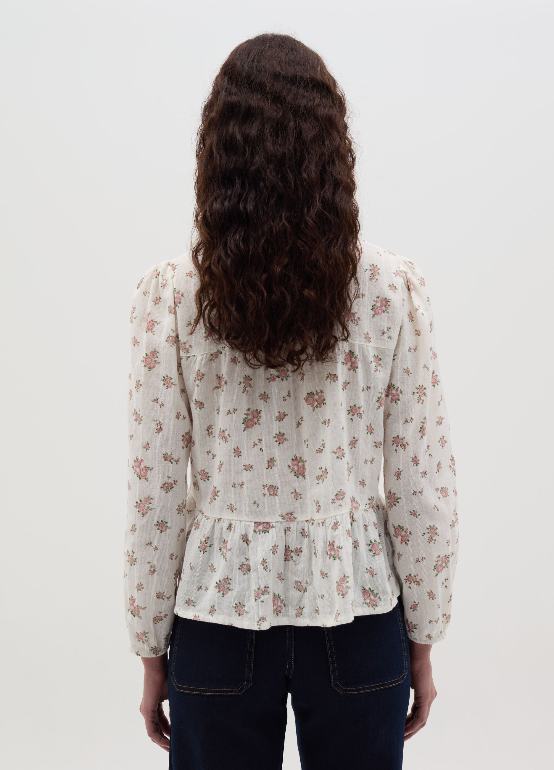 Blouse with laces and striped motif