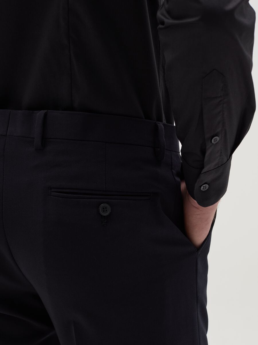 Slim-fit solid colour easy-iron shirt_3