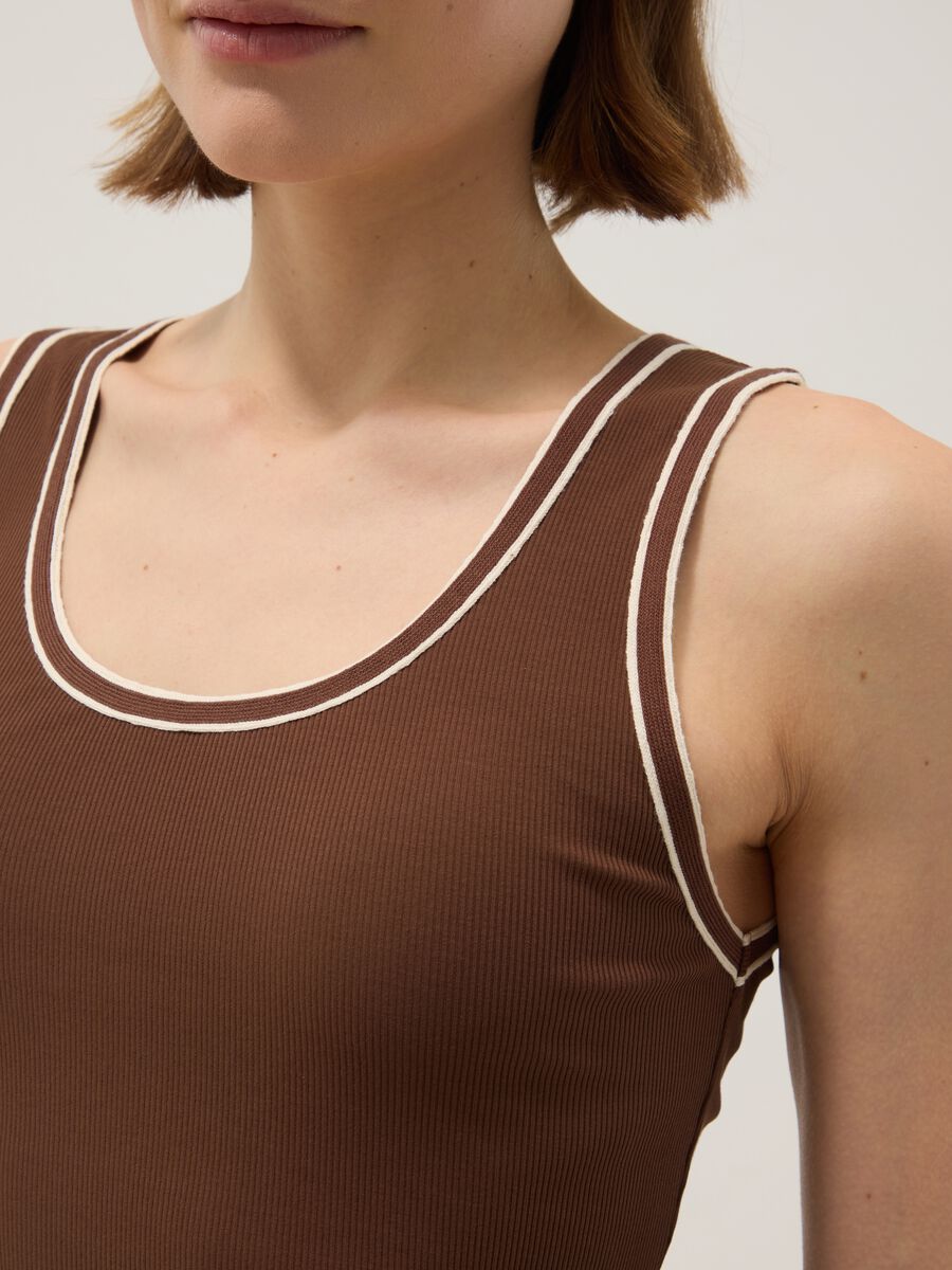 Brown regular-fit stretch cotton tank top with trim_3
