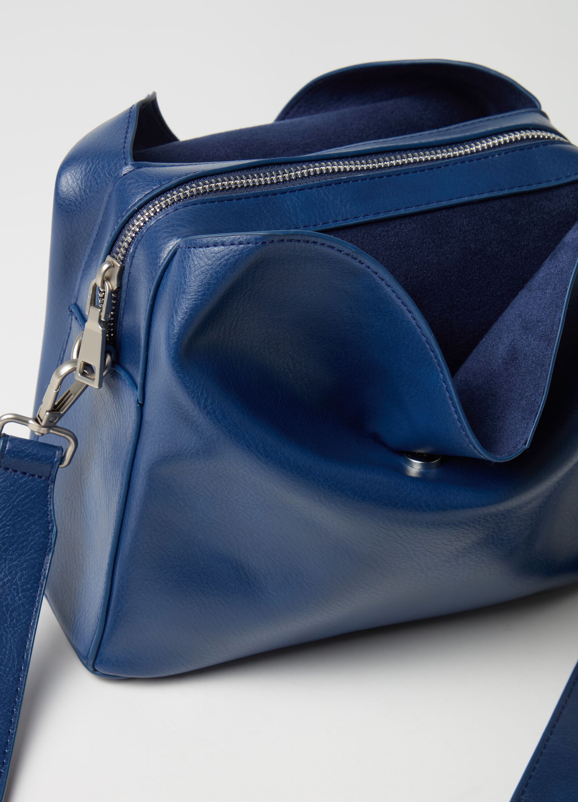 Bucket bag