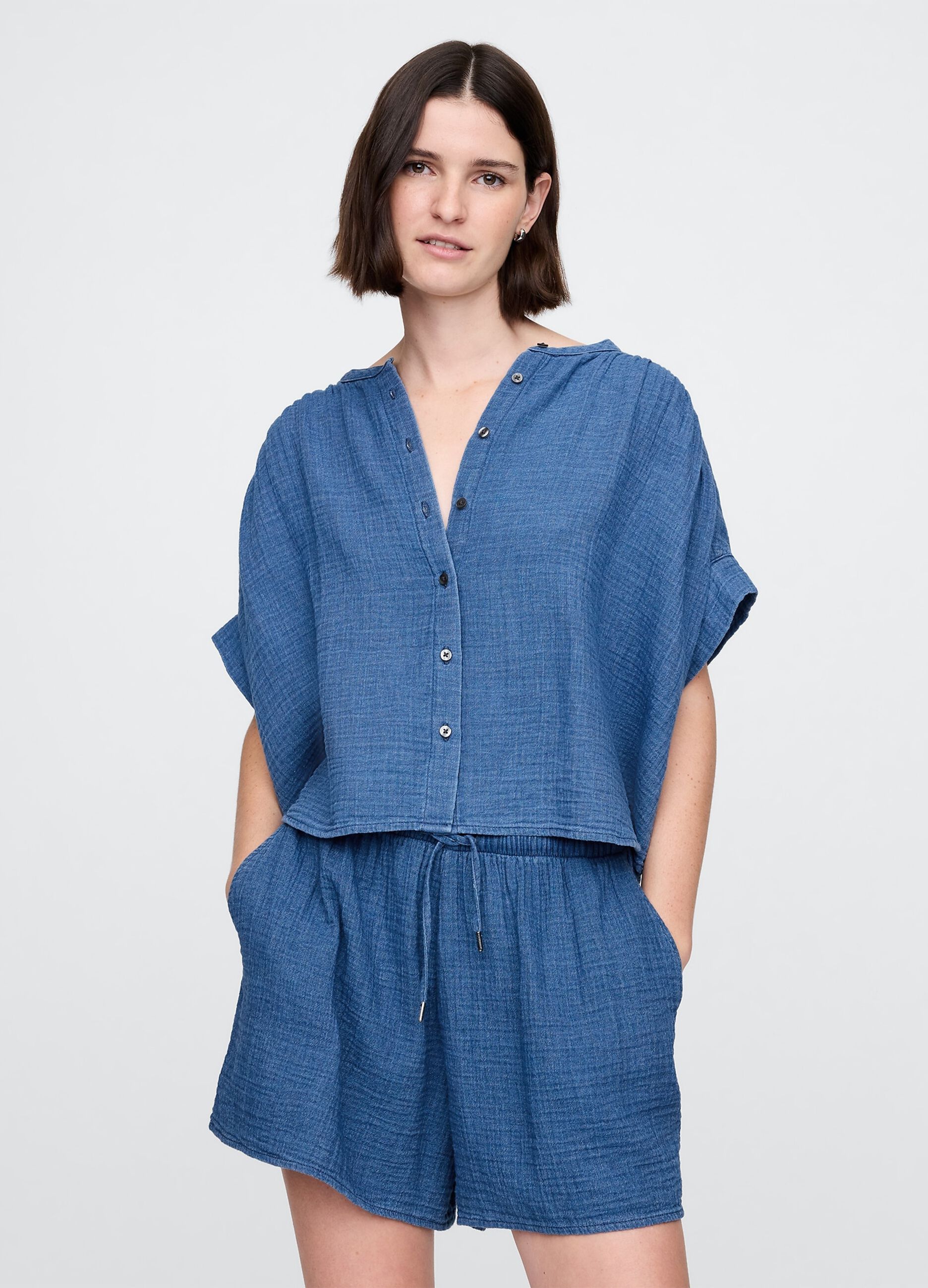 Blue summer set in lightweight fabric with buttons
