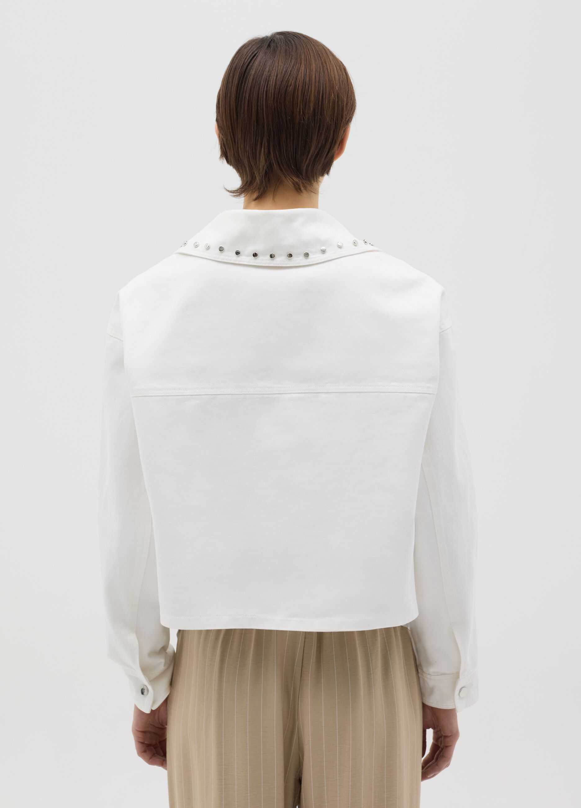 White jacket in cotton with studs