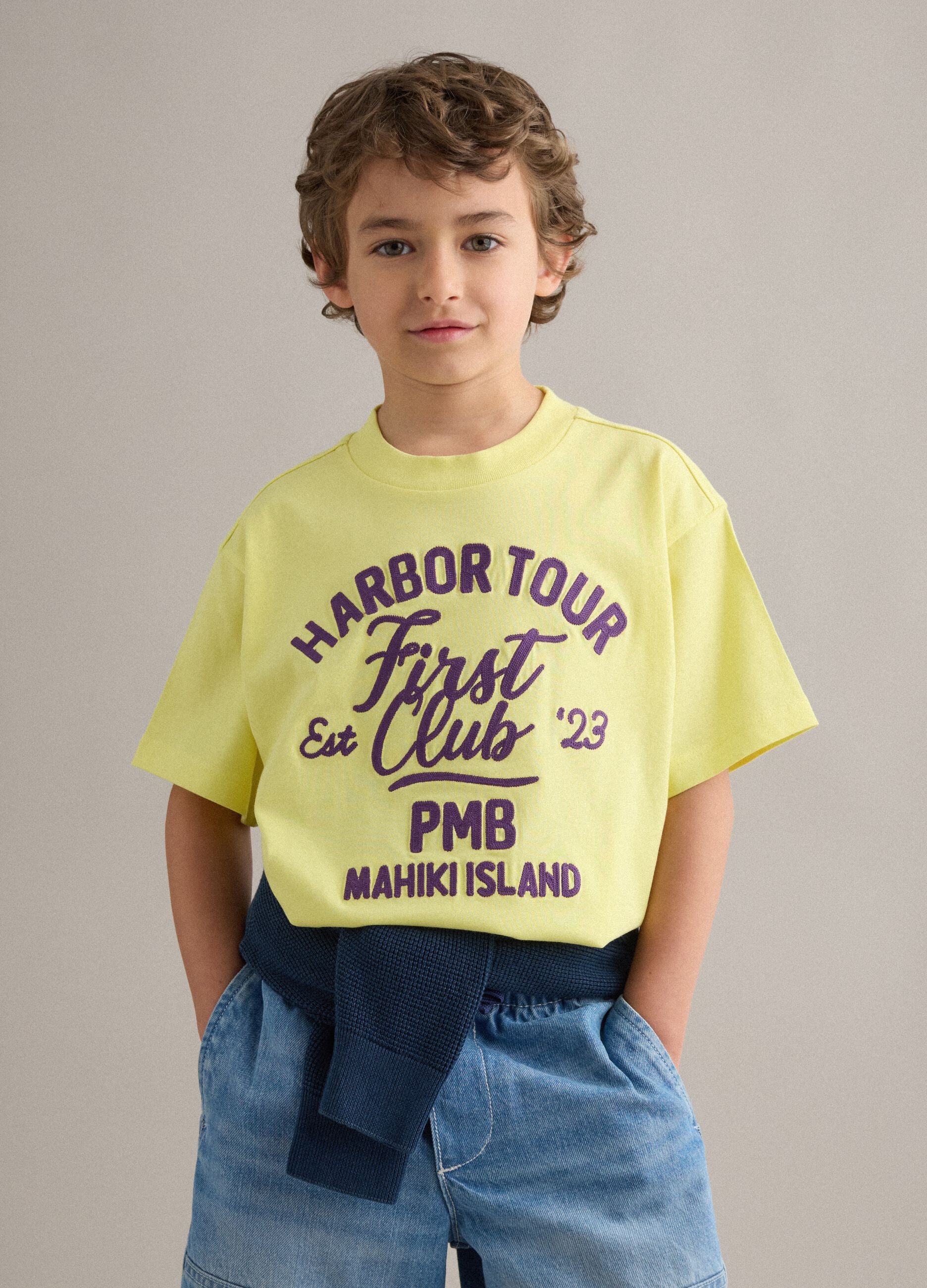 T-shirt gialla in puro cotone over fit da bambino