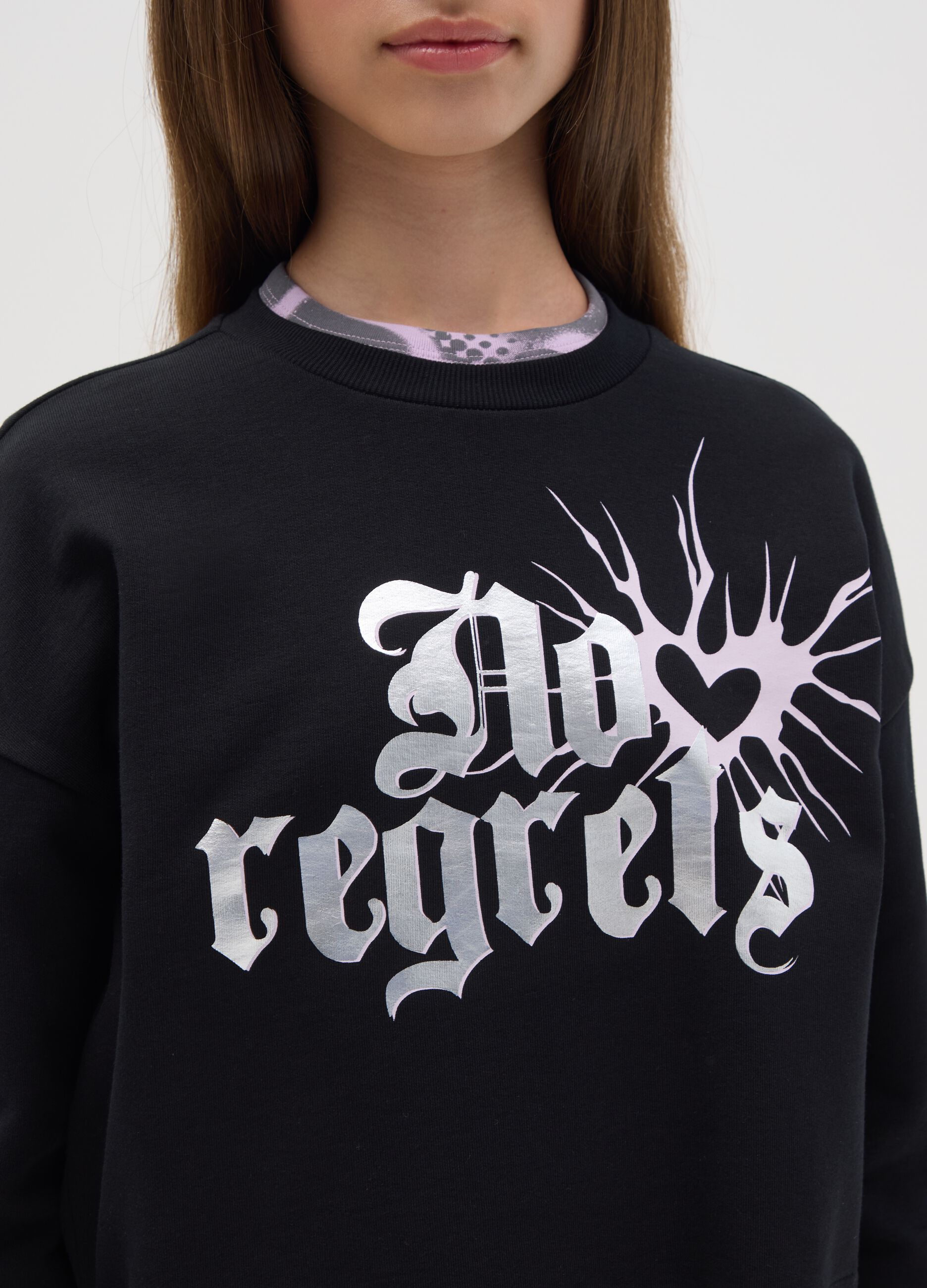 Felpa cropped con stampa foil