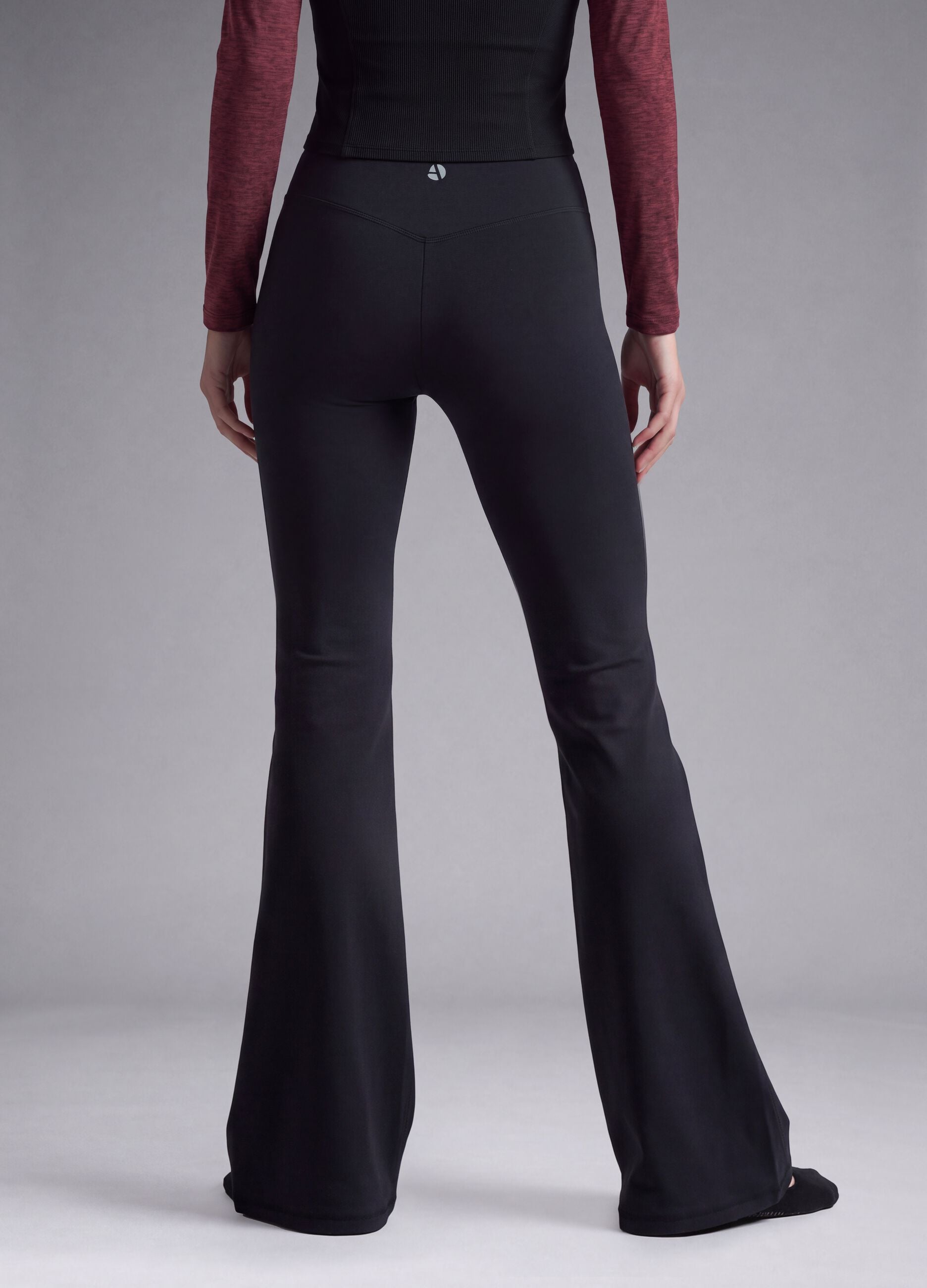 Leggings neri flare in tessuto elasticizzato traspirante ALTAVIA STUDIO