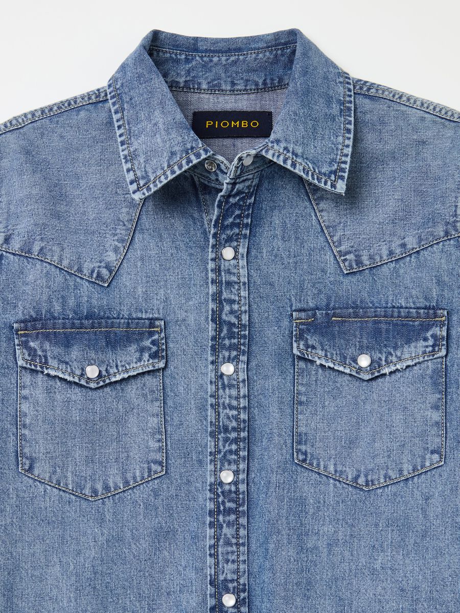 Camicia western in denim con bottoni perlati_5