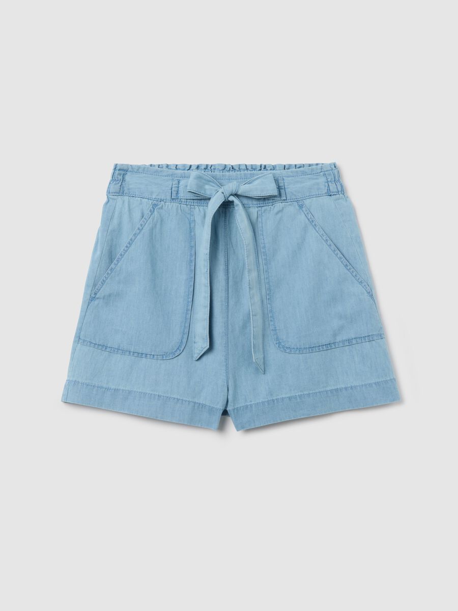 Fluid denim shorts with bow and light wash_4