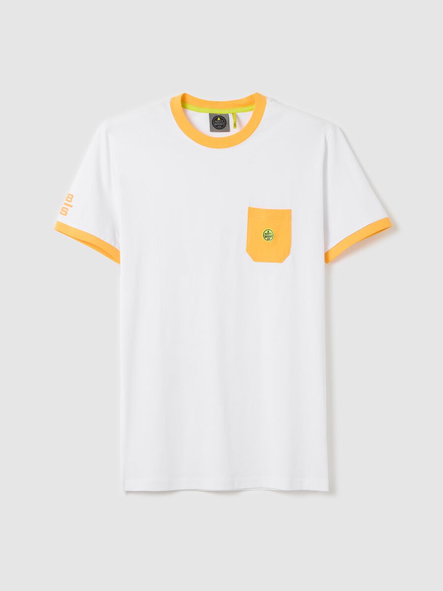 White T-shirt with pocket and contrasting details_4