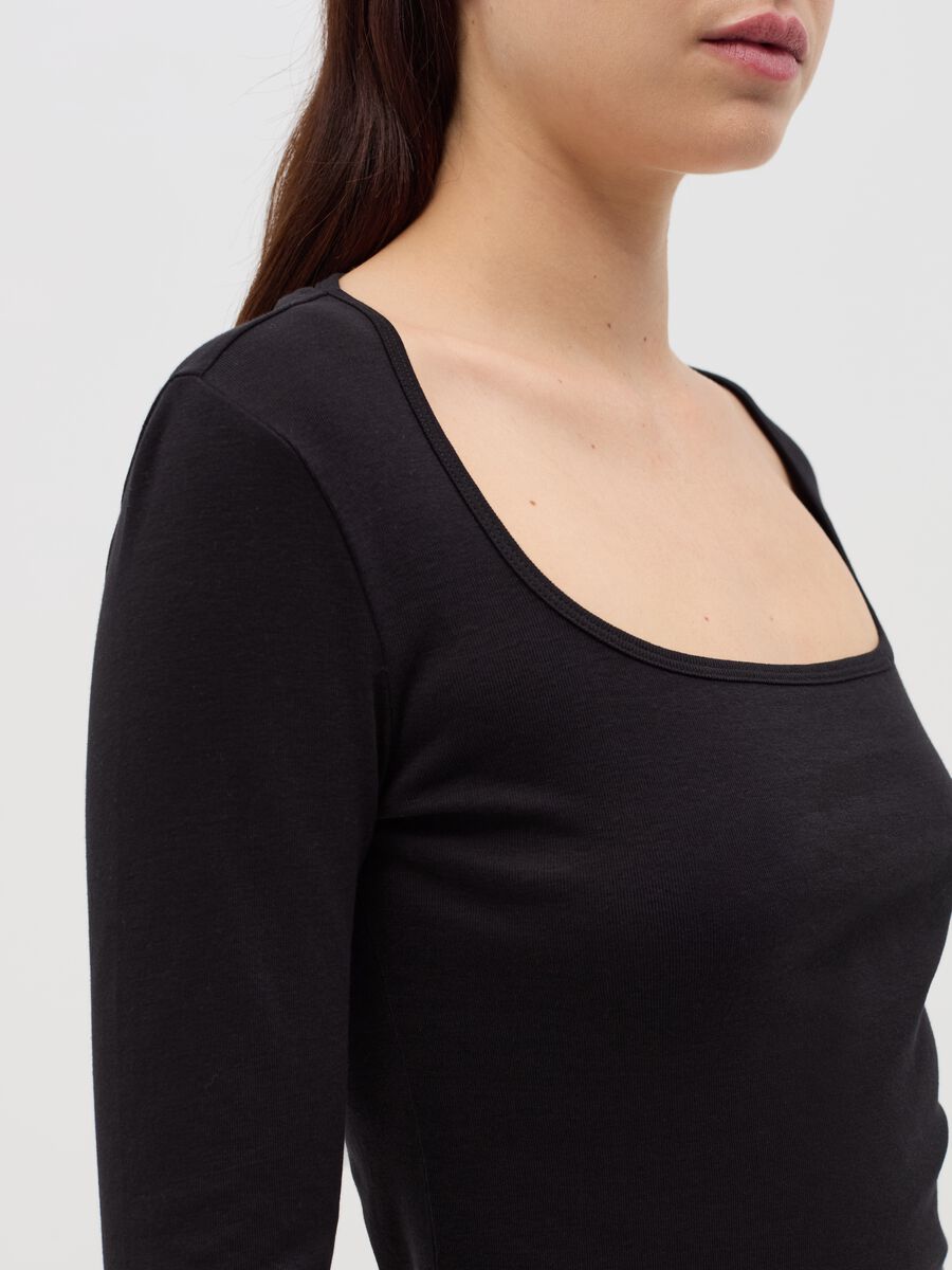 Cotton T-shirt with round neck_2