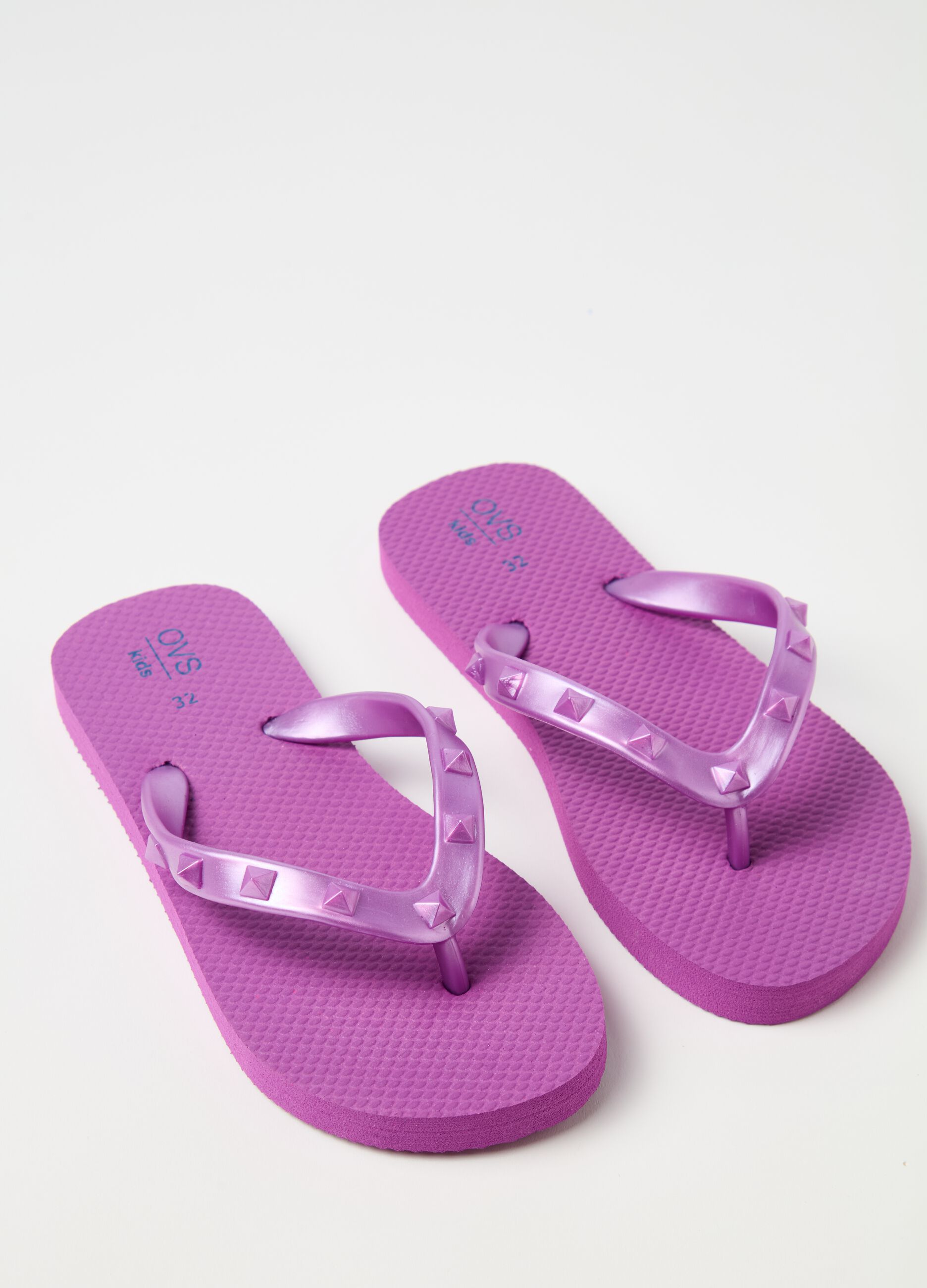 Thong sandals with studs