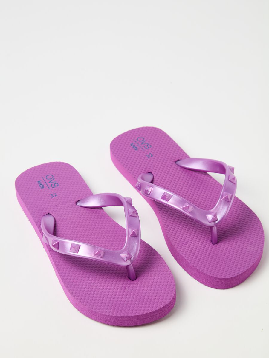 Thong sandals with studs_1