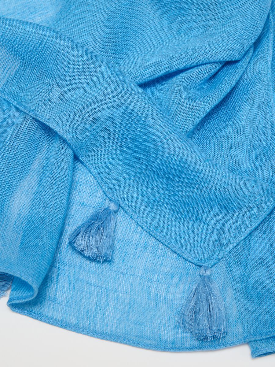 Light blue scarf with tassels_2