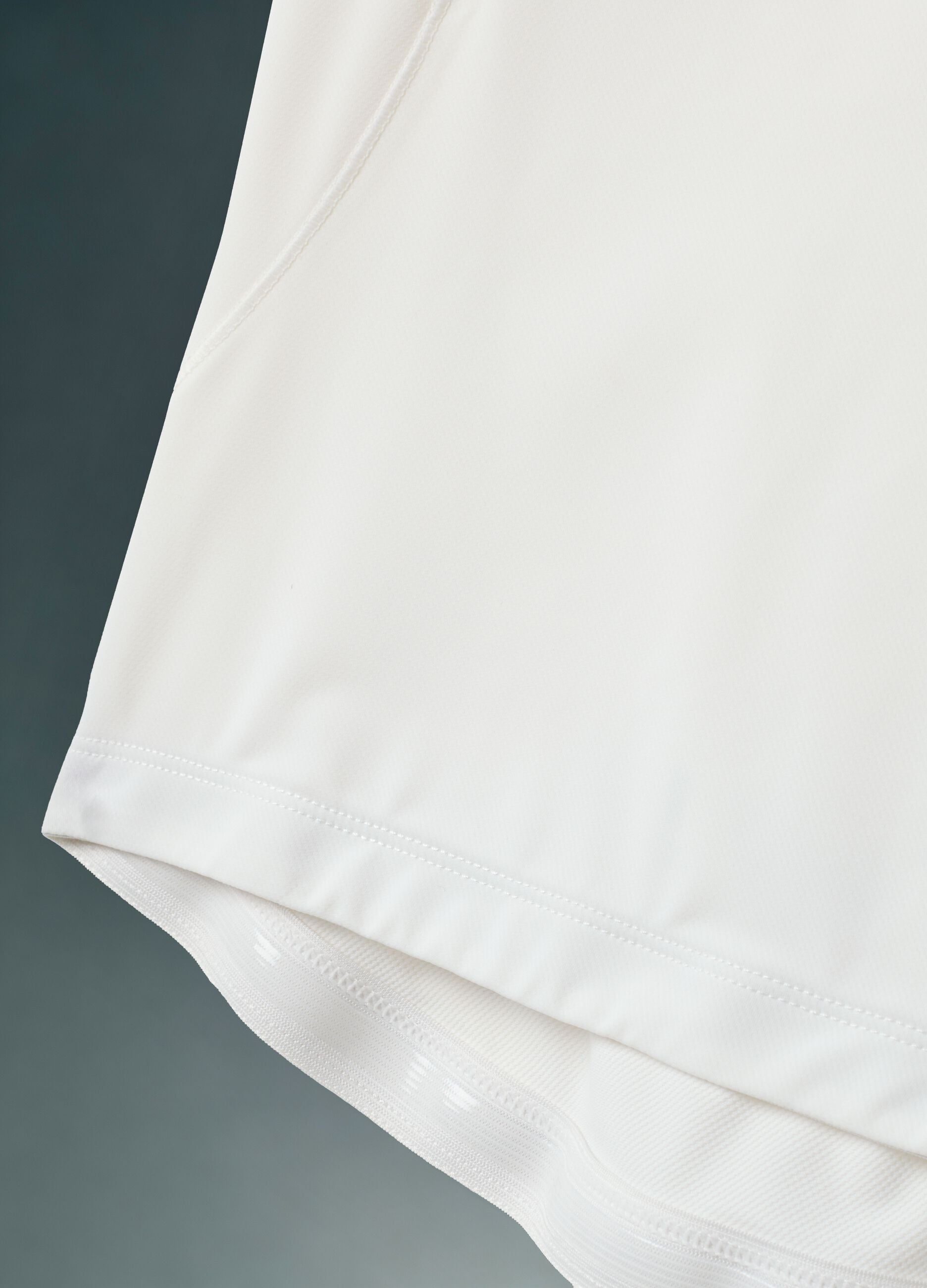 White ALTAVIA BIKE technical stretch T-shirt