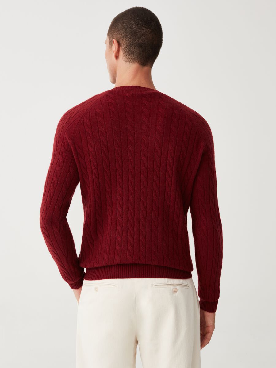 Pullover in cashmere con lavorazione a trecce_2