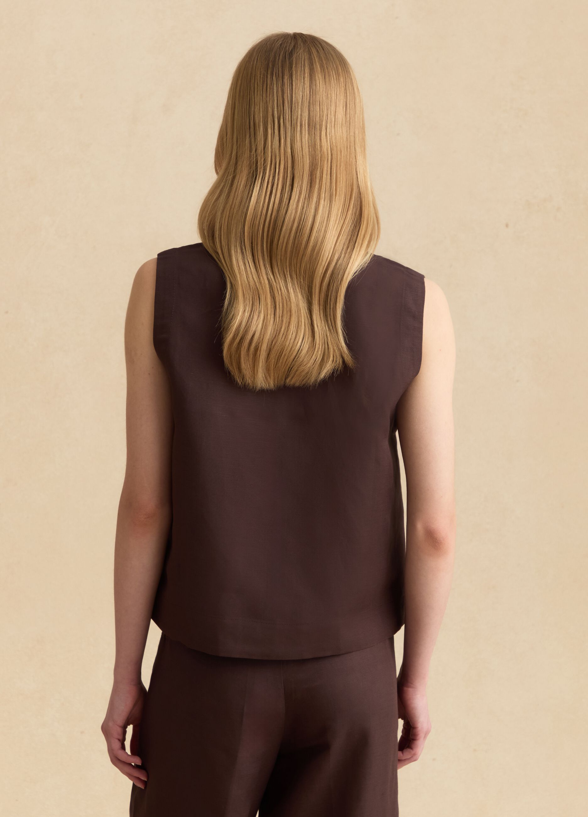 Top marrone in misto lino e viscosa oversize fit