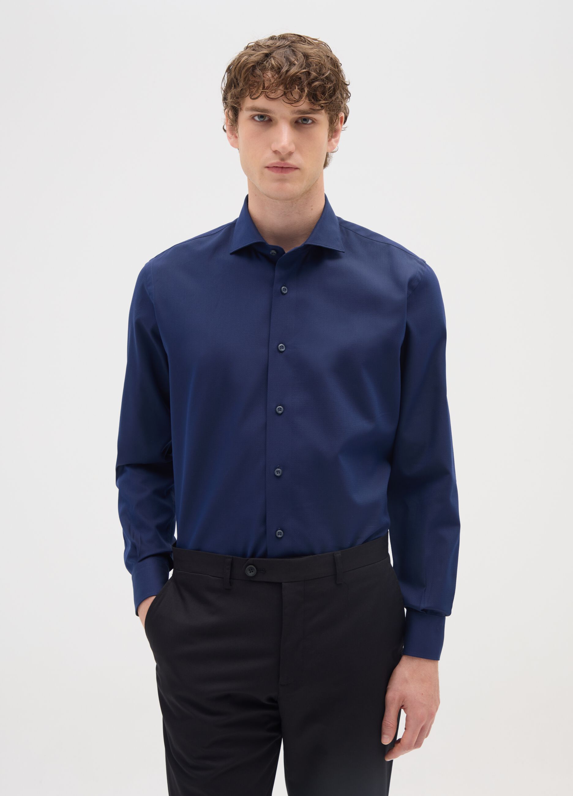 Long-sleeve blue cotton shirt