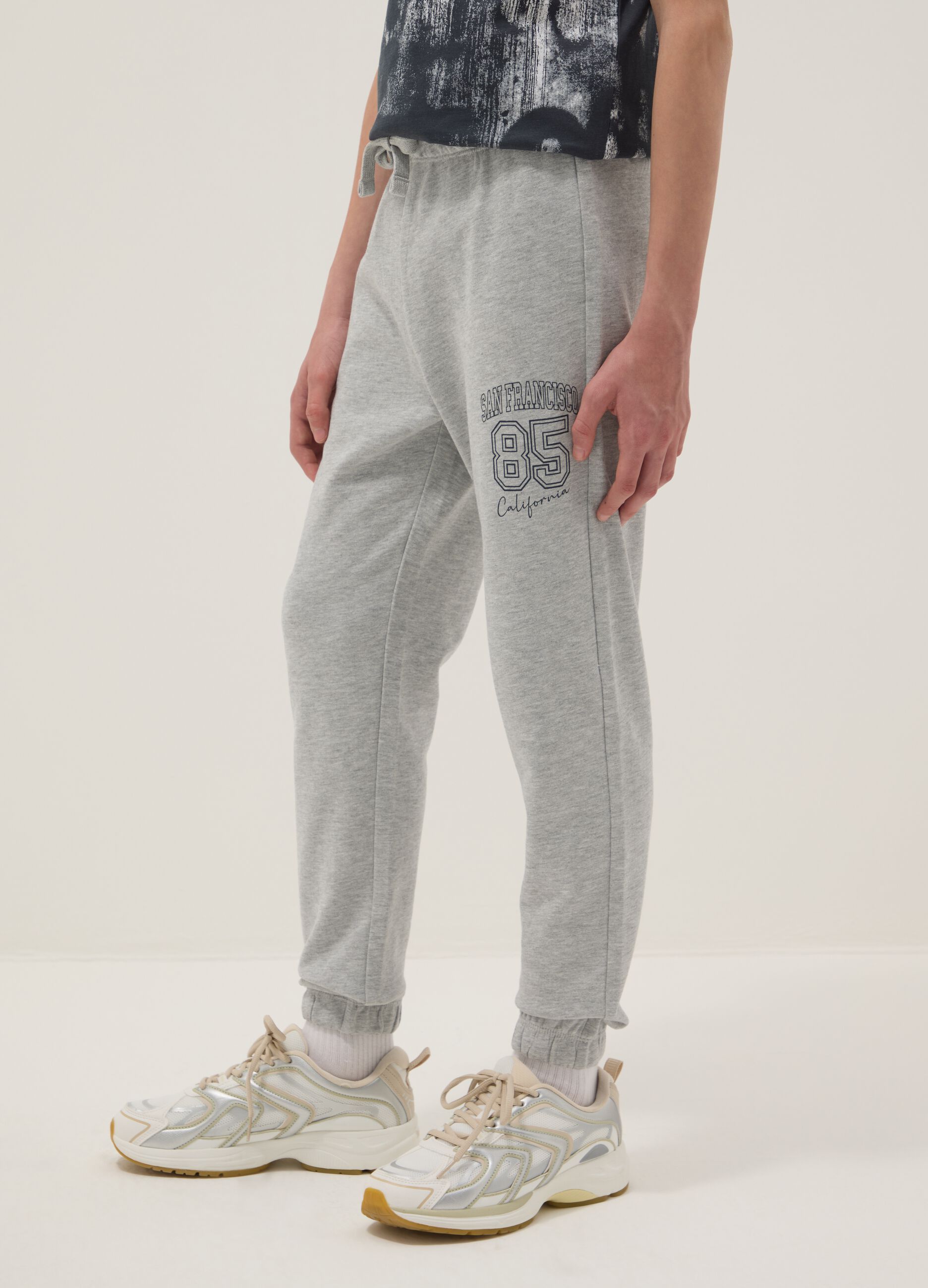 Pantaloni jogger grigi in misto cotone e viscosa da ragazzo regular fit