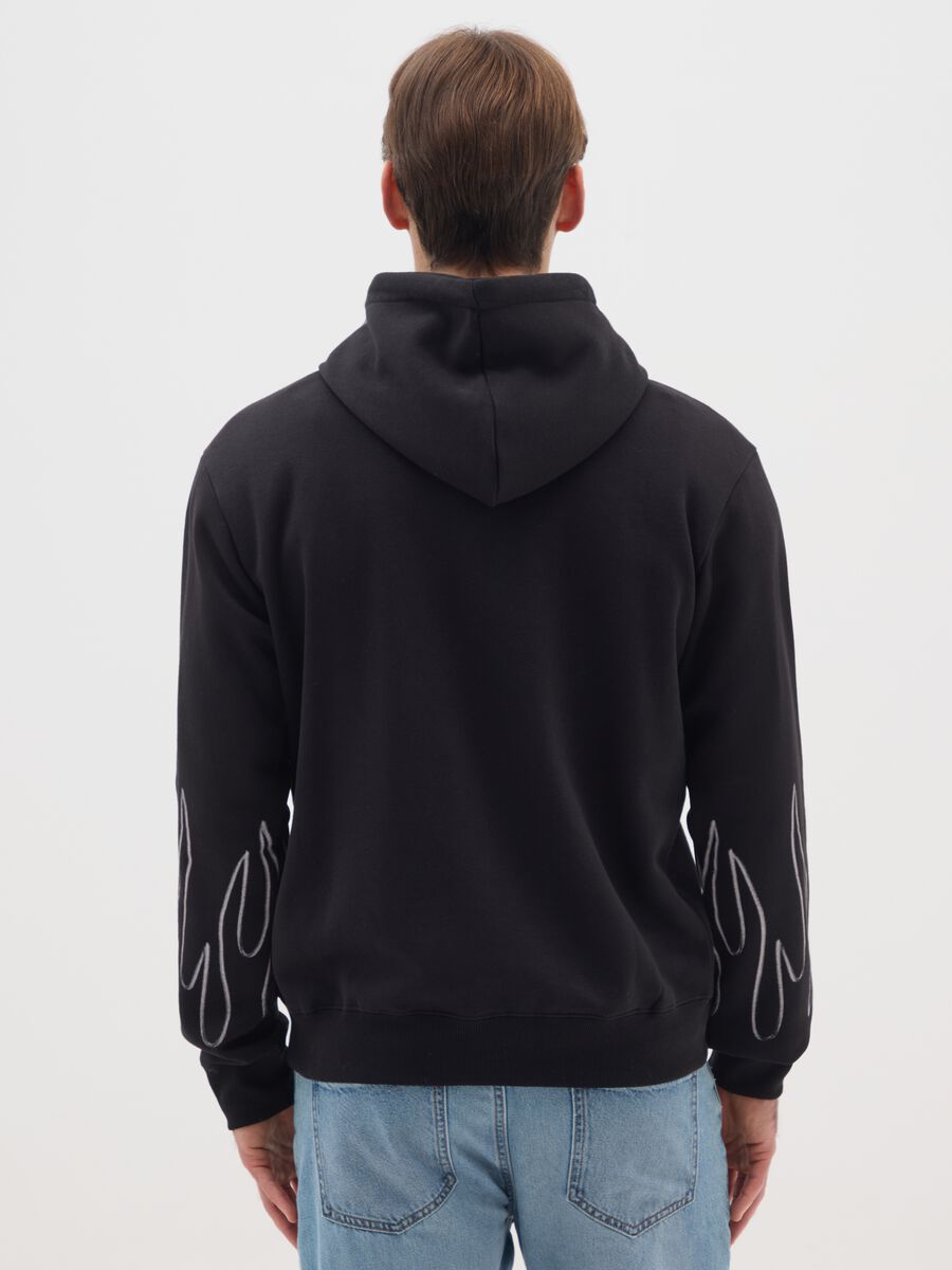 Regular fit black cotton blend hoodie_2