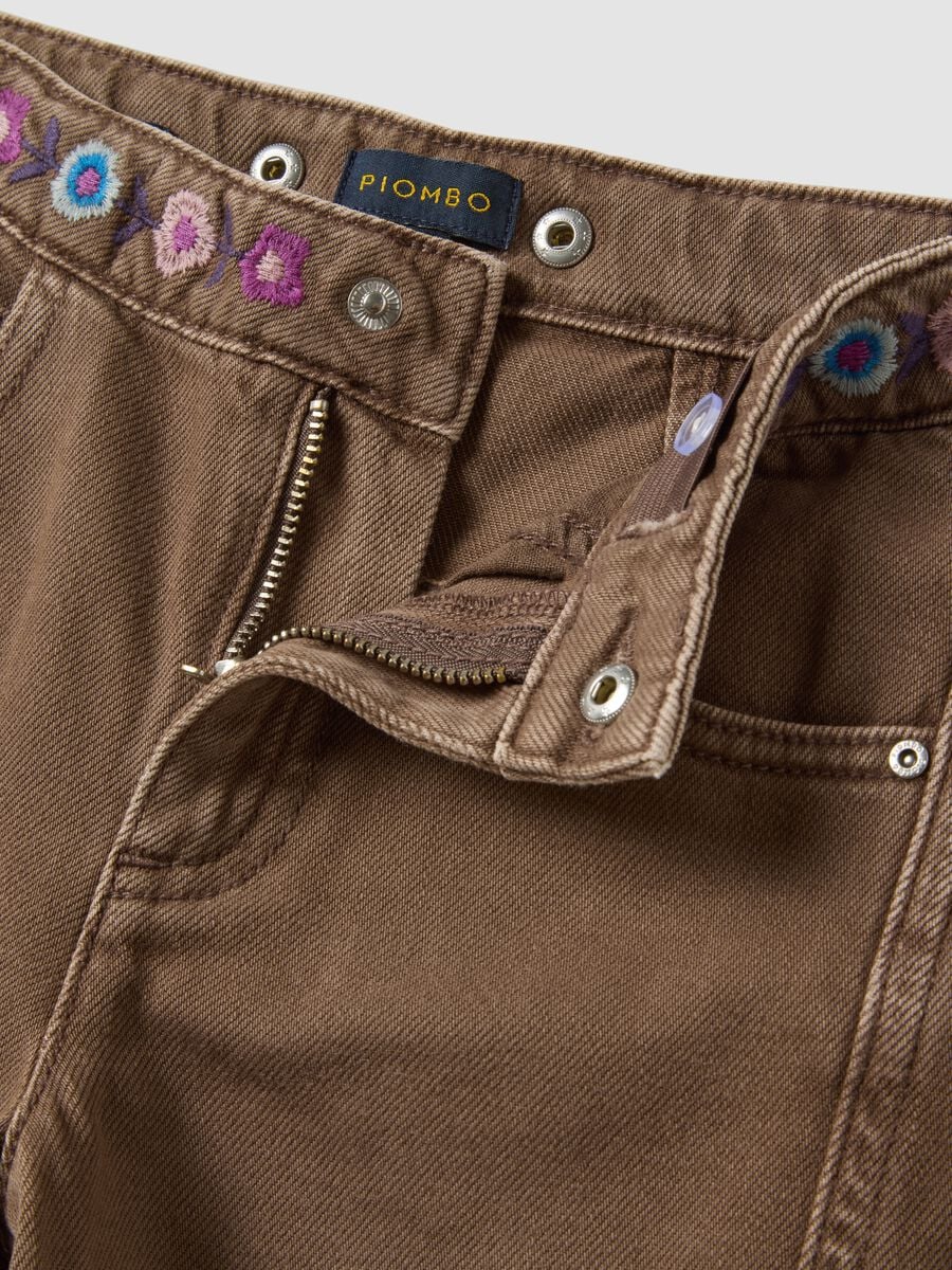 Jeans marroni in puro cotone balloon fit ricamati_1