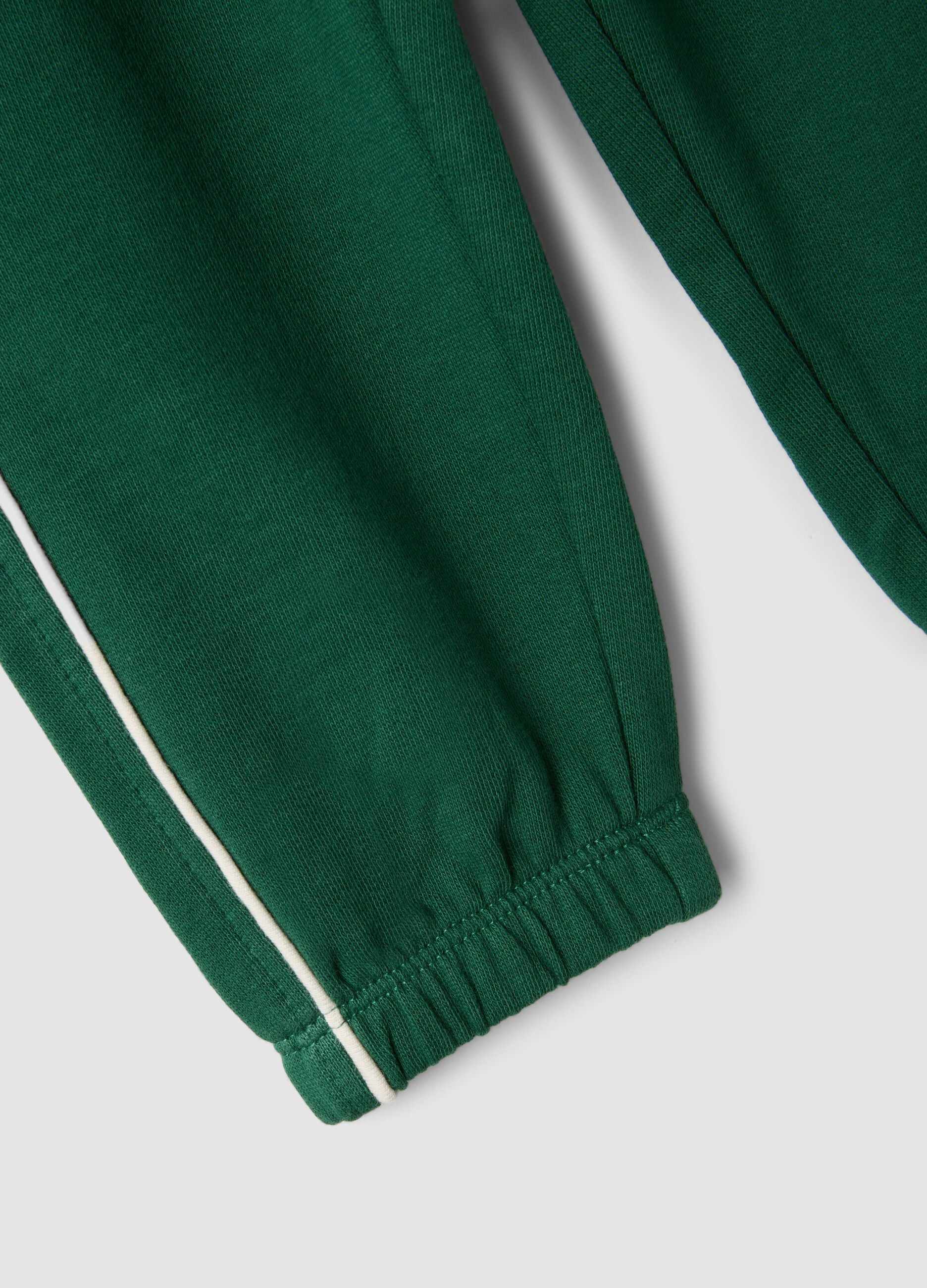Pantaloni jogger verdi in puro cotone organico con coulisse per bimbo