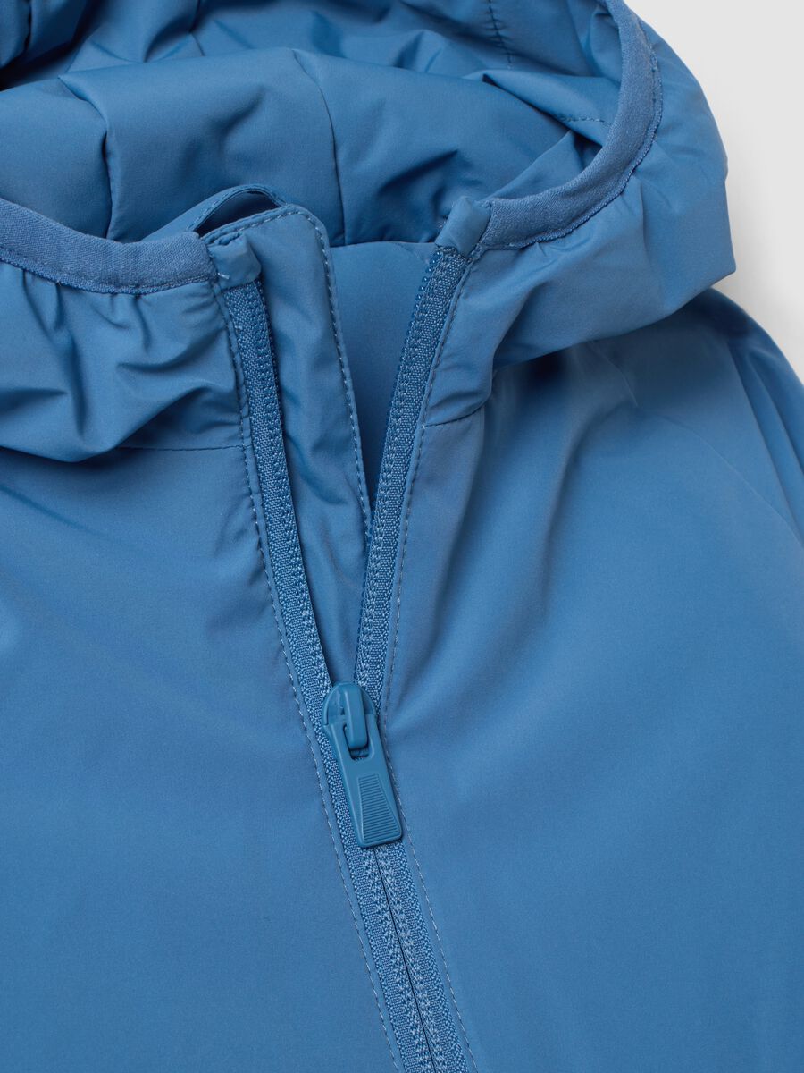 Blue water-repellent hooded jacket with zip, regular fit for boys_3