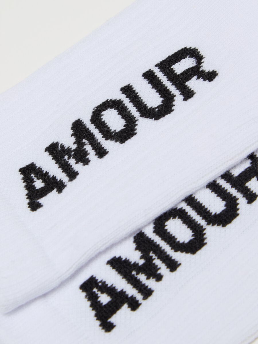 Three-pair pack short socks with ribbed legs_2