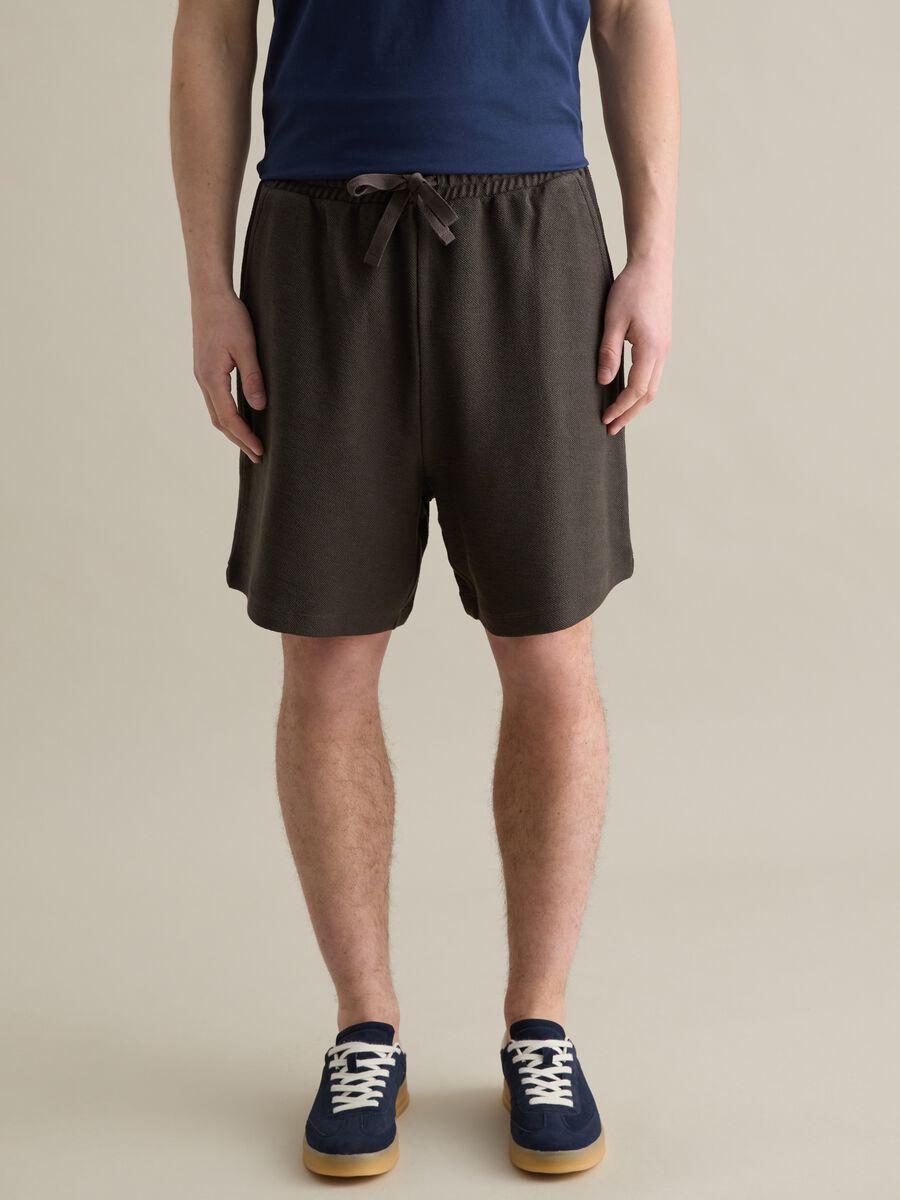 Brown Bermuda shorts in pure Piombo cotton_1