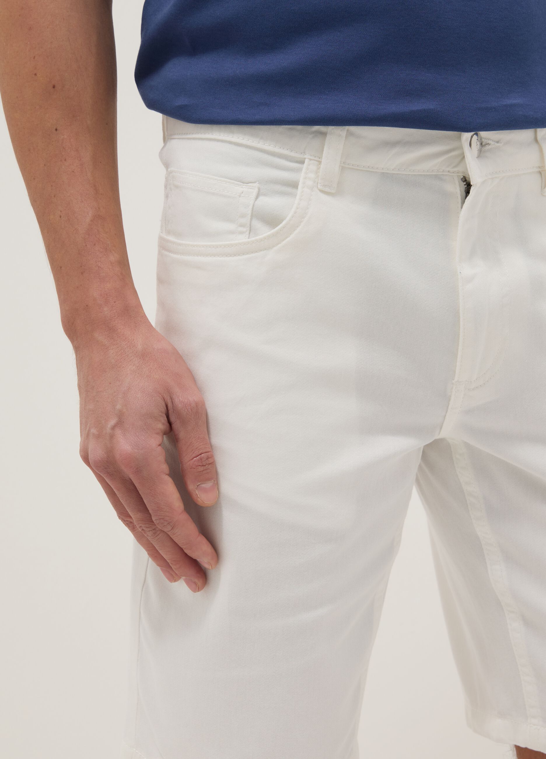 White pure cotton regular-fit shorts