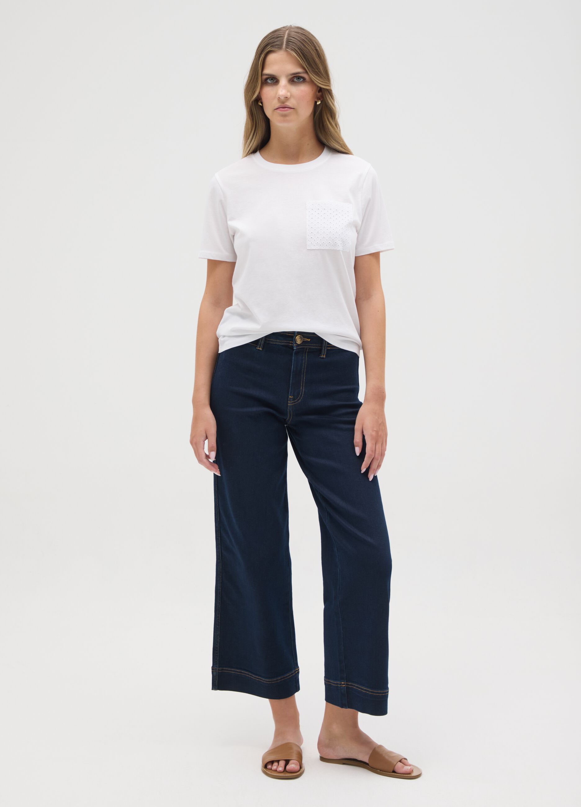 Women's white pure cotton regular fit t-shirt with embroidered pocket