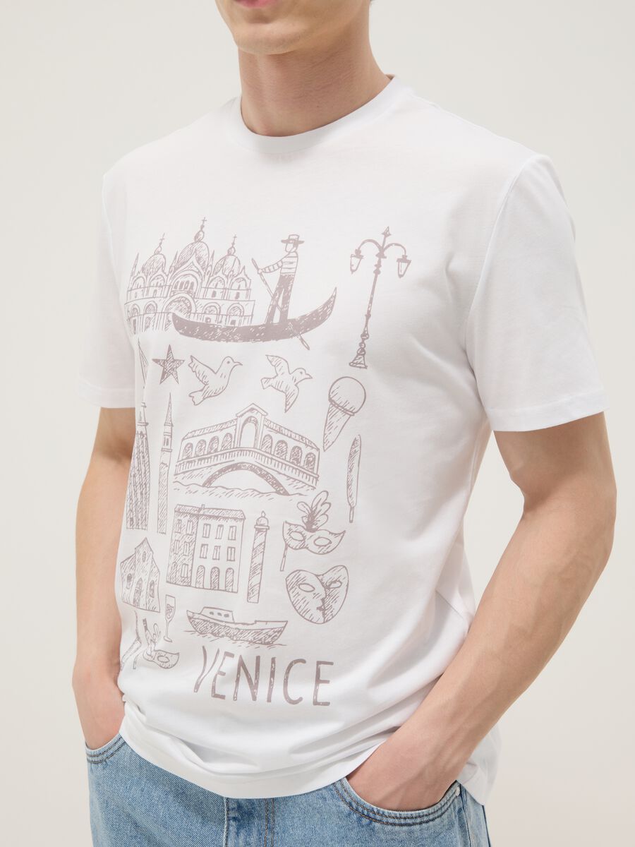 T-shirt bianca in puro cotone con stampa regular fit_2