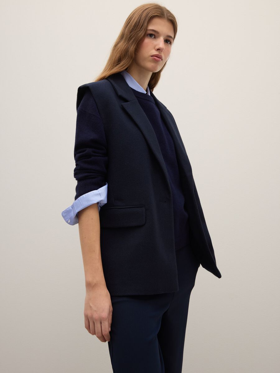 Gilet blu regular fit con bottone_2