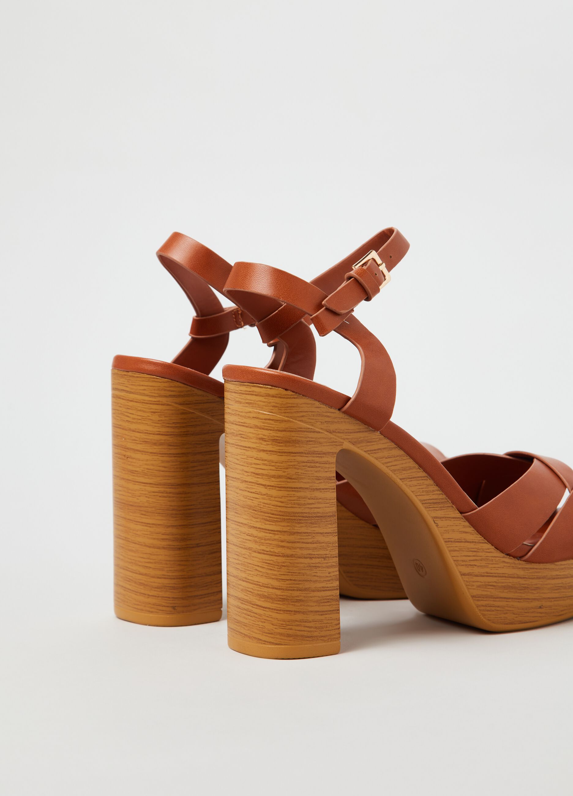 Sandali con plateau_2