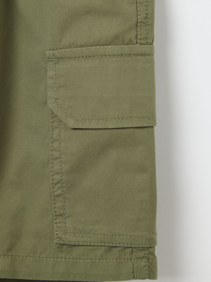 Green cargo shorts with drawstring_2