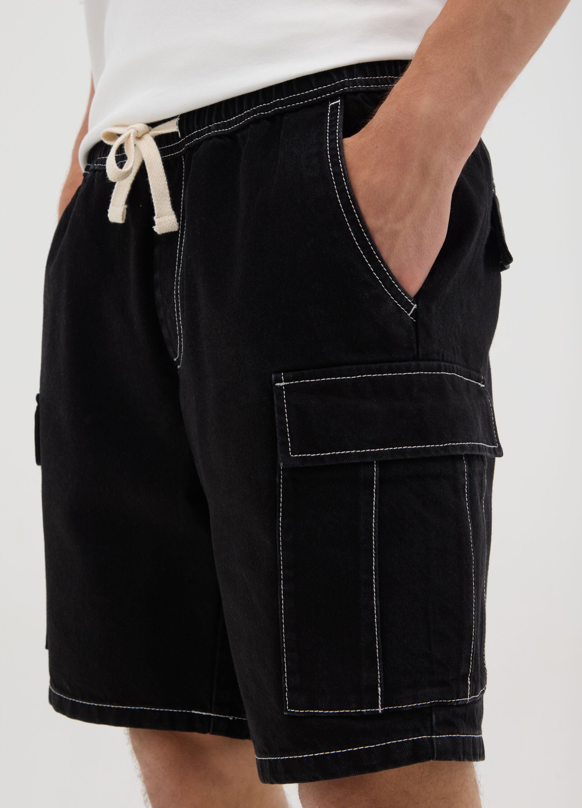 Bermuda cargo da uomo in puro cotone nero wide leg